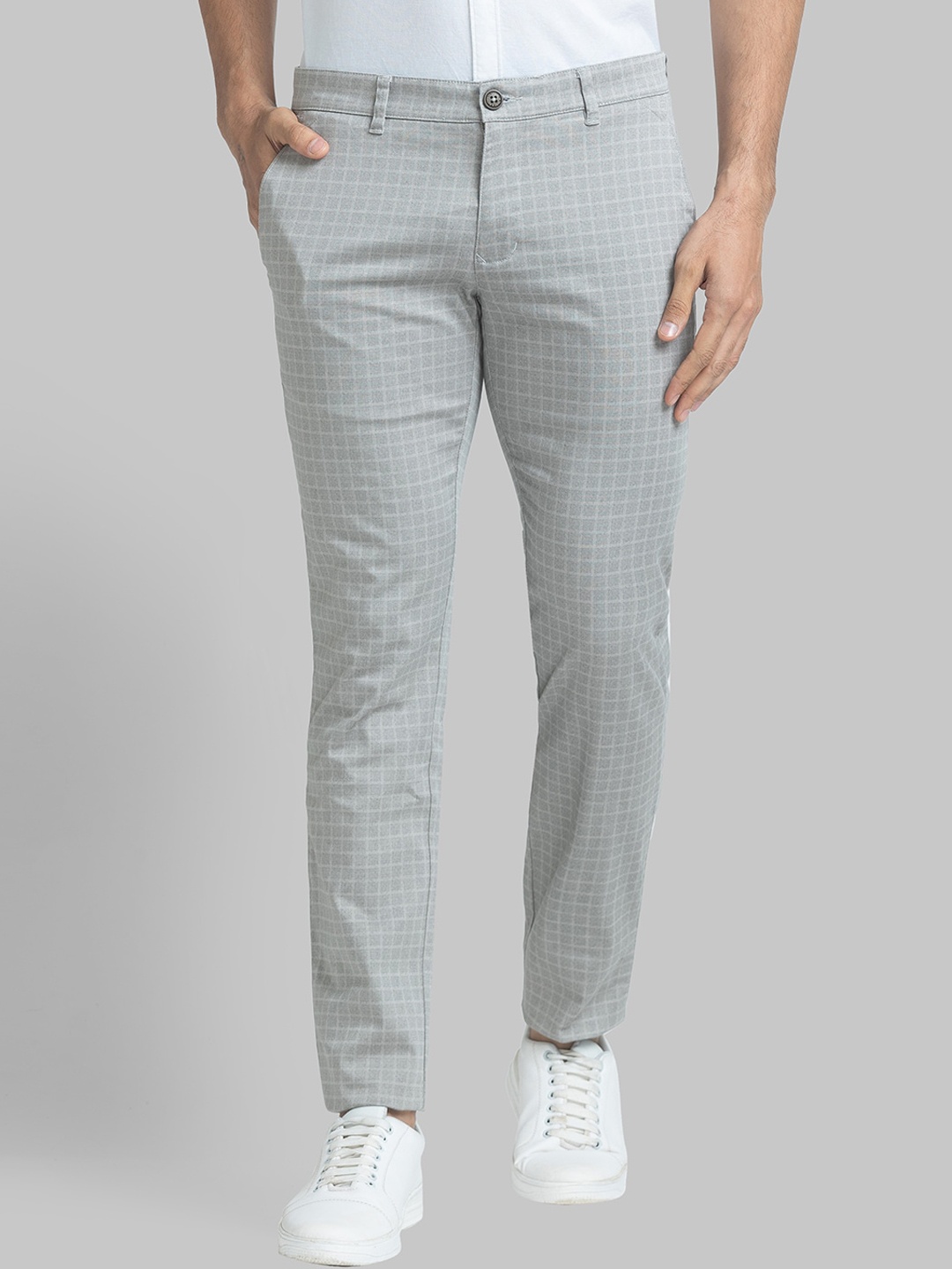 

Parx Men Checked Tapered Fit Trousers, Grey