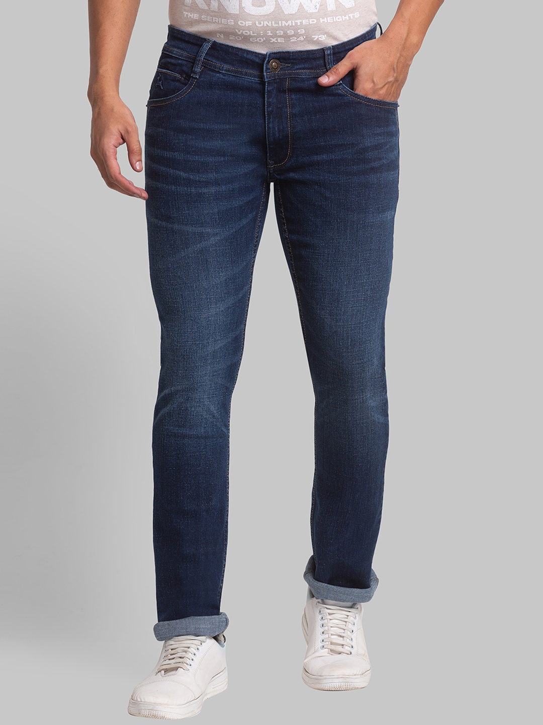 

Parx Men Slim Fit Low-Rise Clean Look Light Fade Jeans, Blue