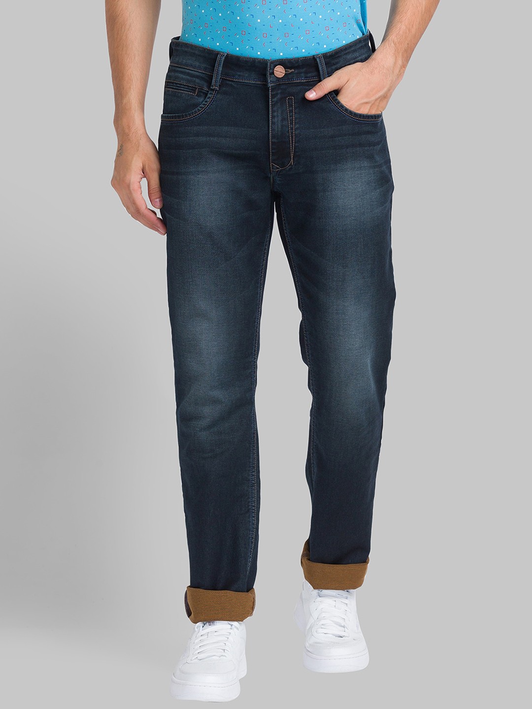 

Parx Men Slim Fit Low-Rise Light Fade Clean Look Jeans, Blue