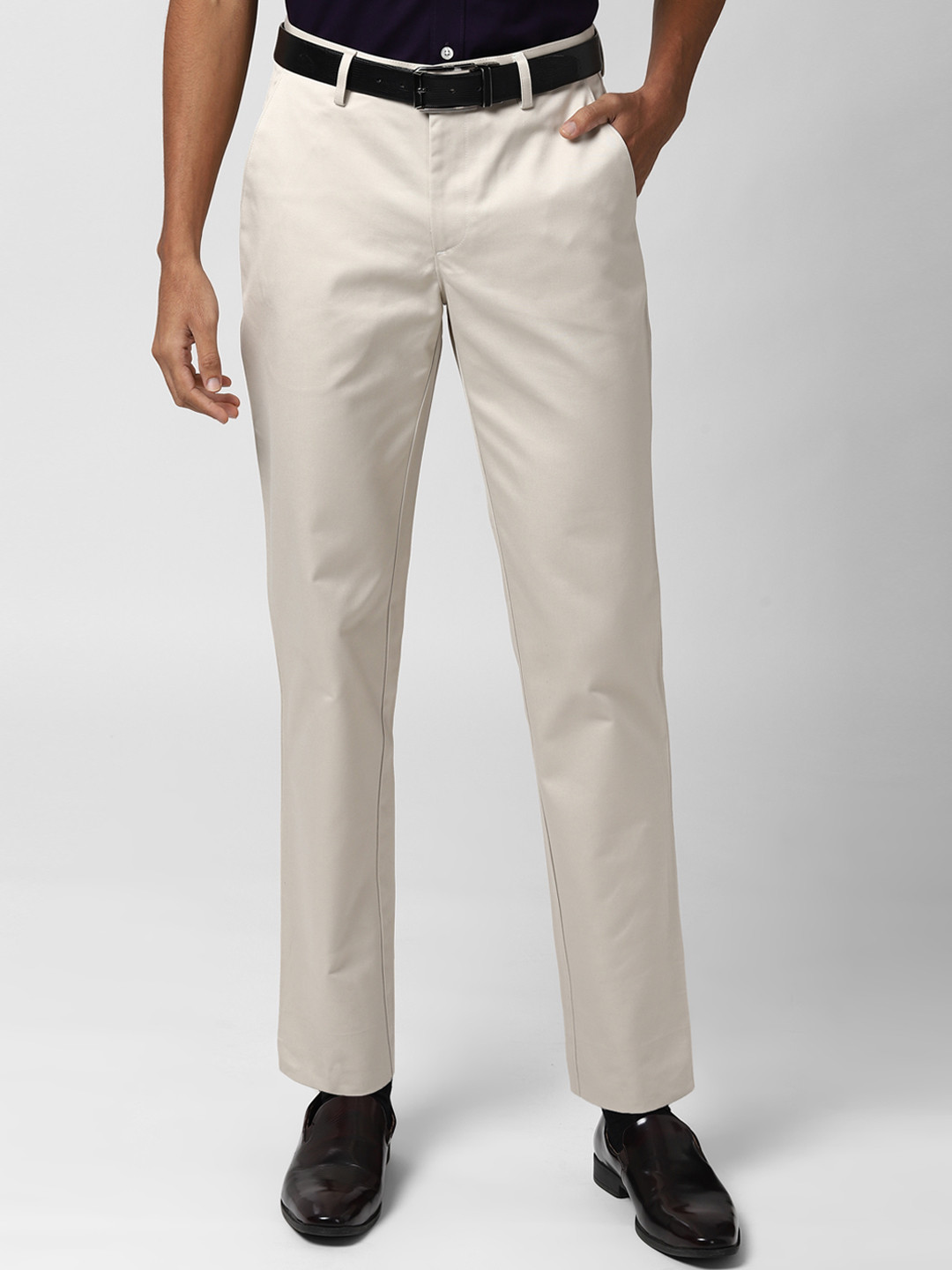

Peter England Men Beige Slim Fit Formal Trousers