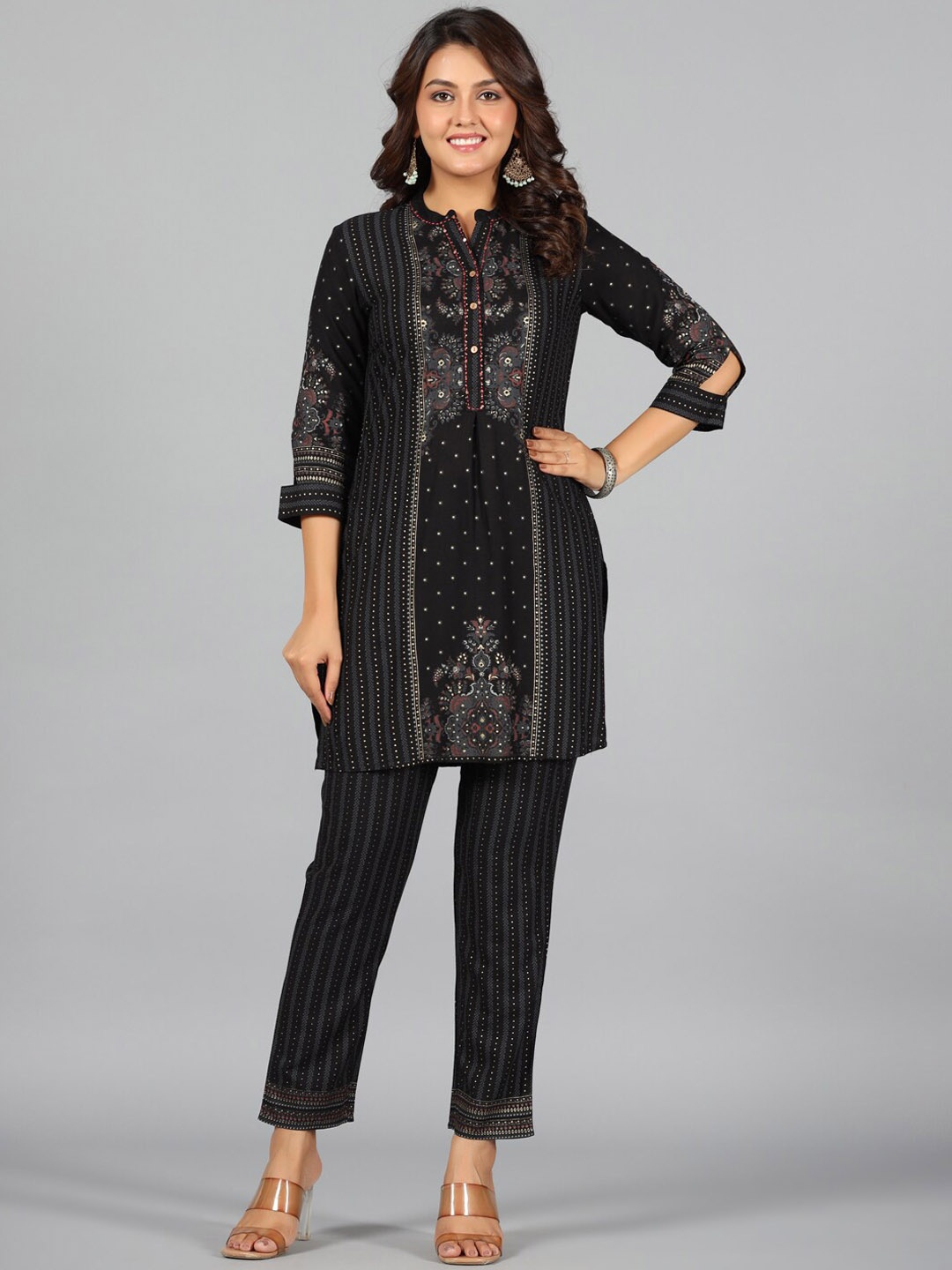 

Juniper Ethnic Motifs Printed Mandarin Collar Regular Kurti with Trousers, Black