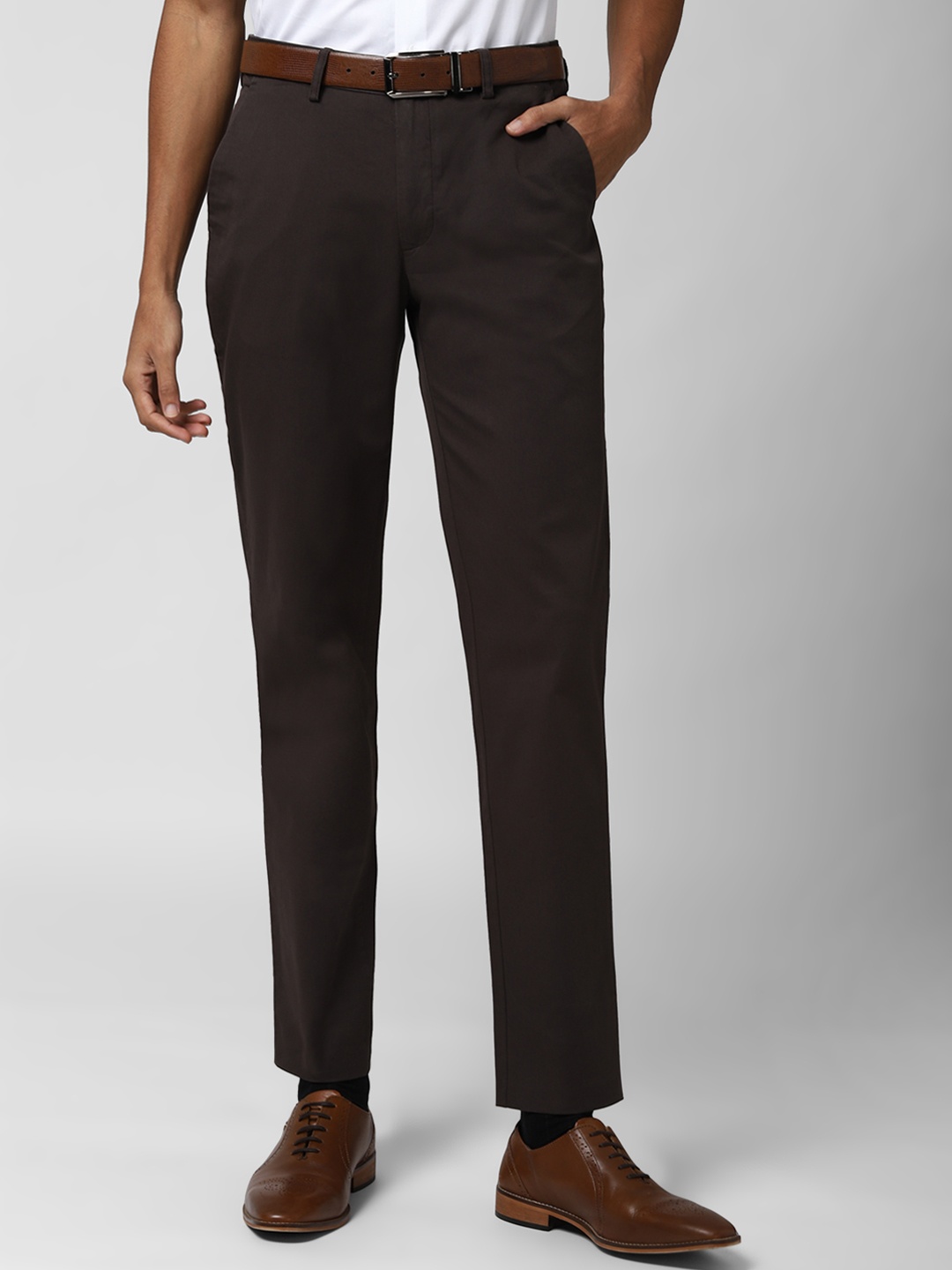 

Peter England Men Coffee Brown Slim Fit Solid Chinos
