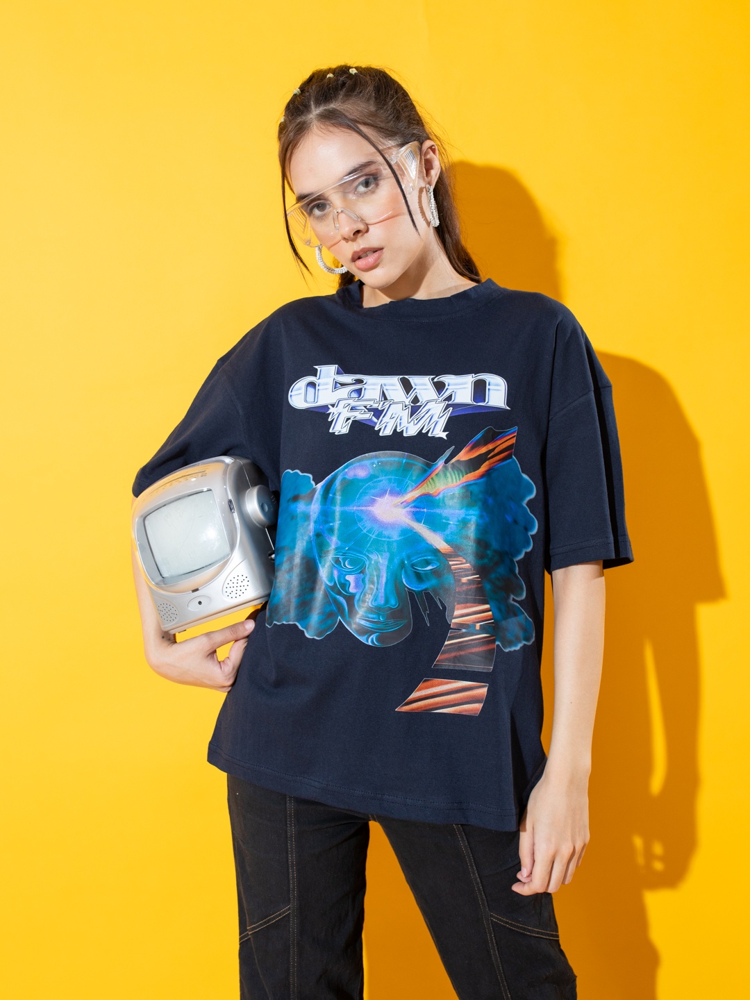 

Stylecast X Hersheinbox Printed Drop-Shoulder Sleeves Boxy Cotton T-shirt, Navy blue