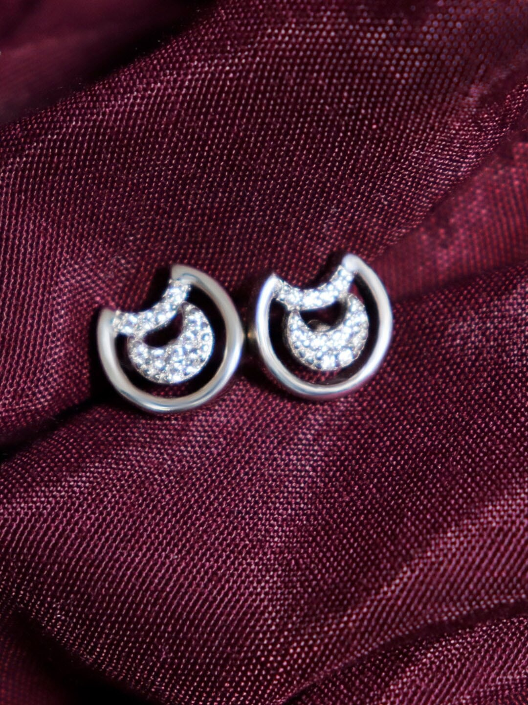 

Zarkan Sterling Silver Rhodium-Plated American Diamond Studs Earrings