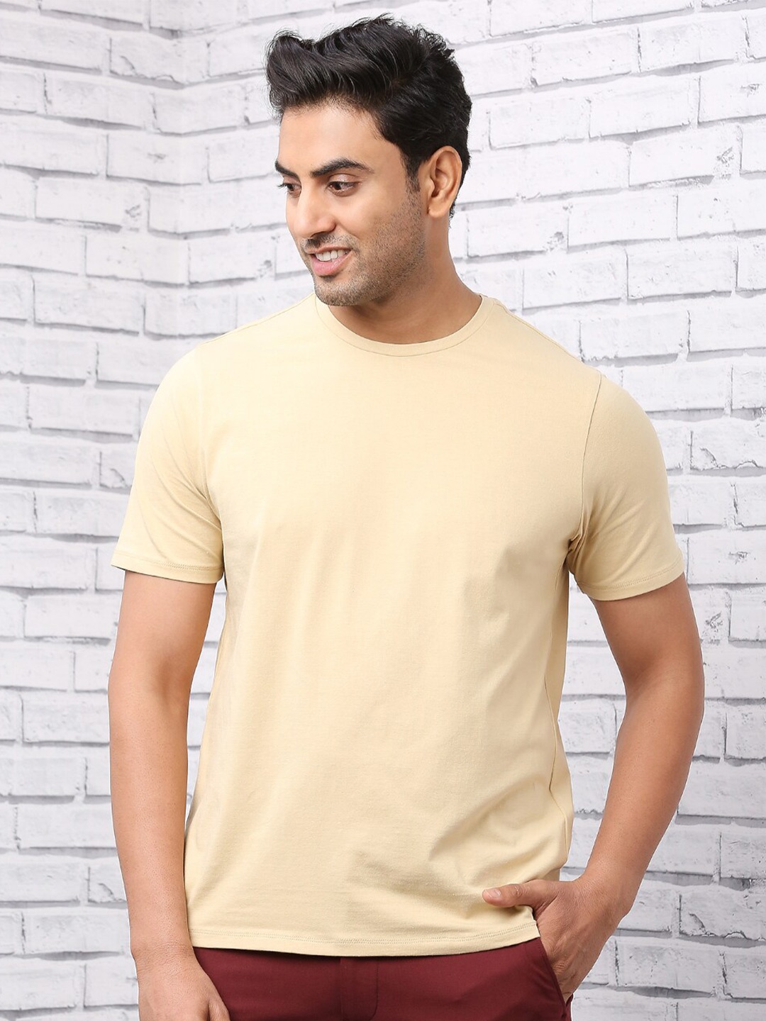 

ONEMILE Round Neck T-shirt, Beige