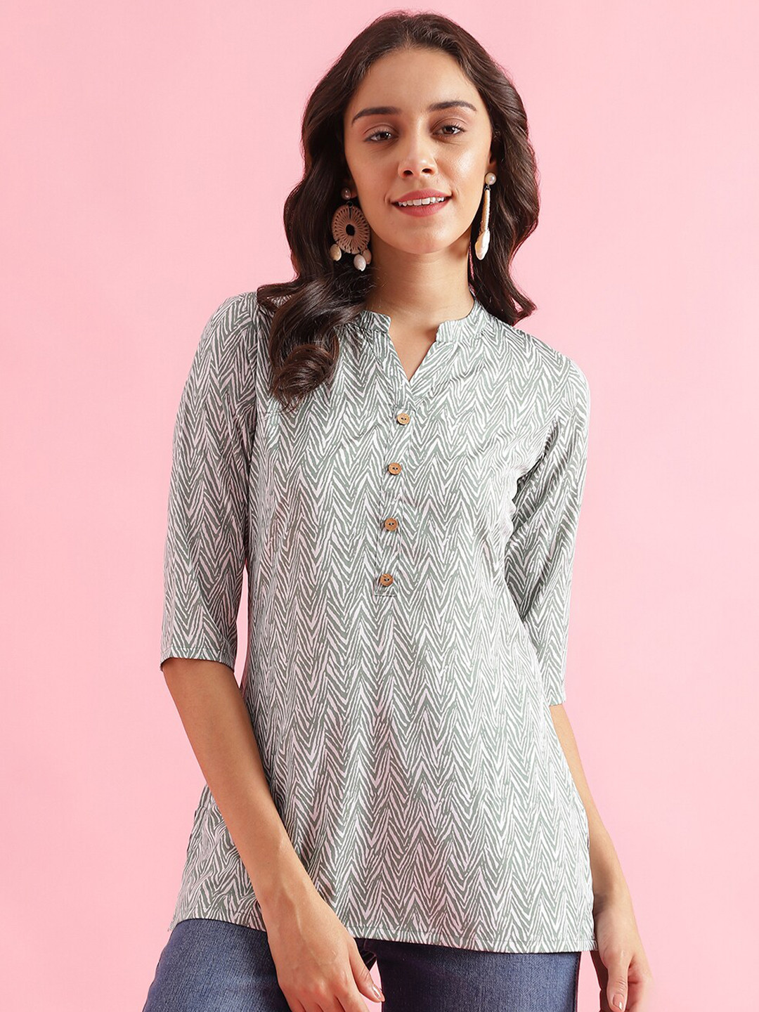 

Colors of Earth Chevron Printed Mandarin Collar Straight Kurti, Green