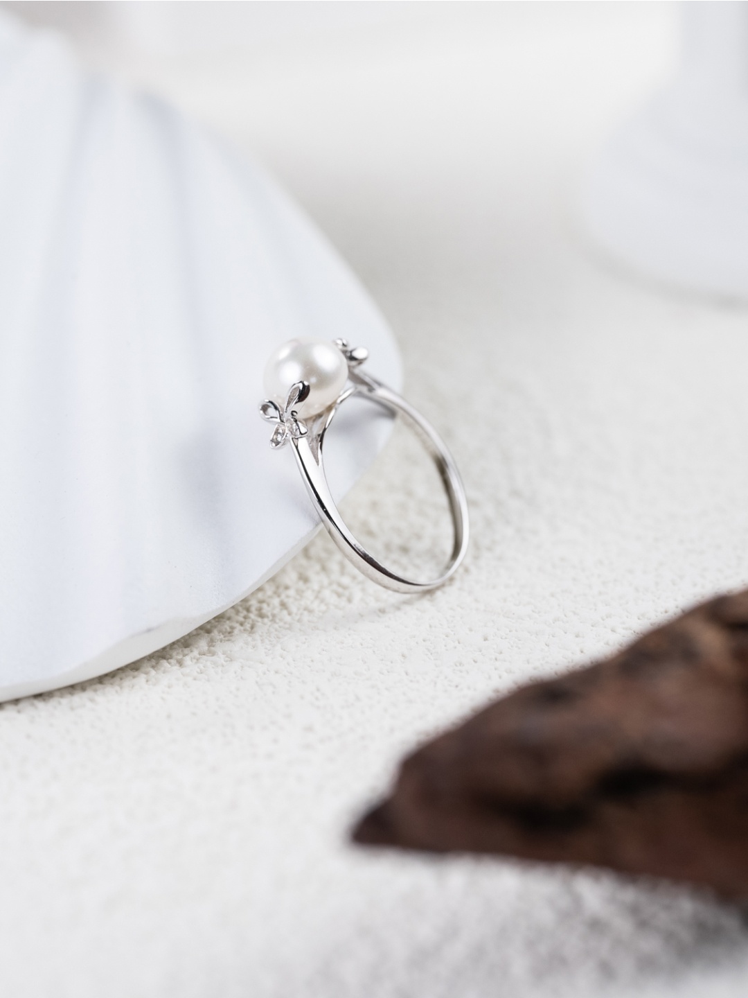 

MISS JO 925 Sterling Silver Silver-Plated Stone-studded Finger Ring
