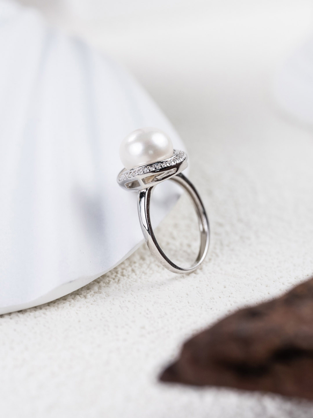 

MISS JO 925 Sterling Silver Pearl & Stone-studded Finger Ring
