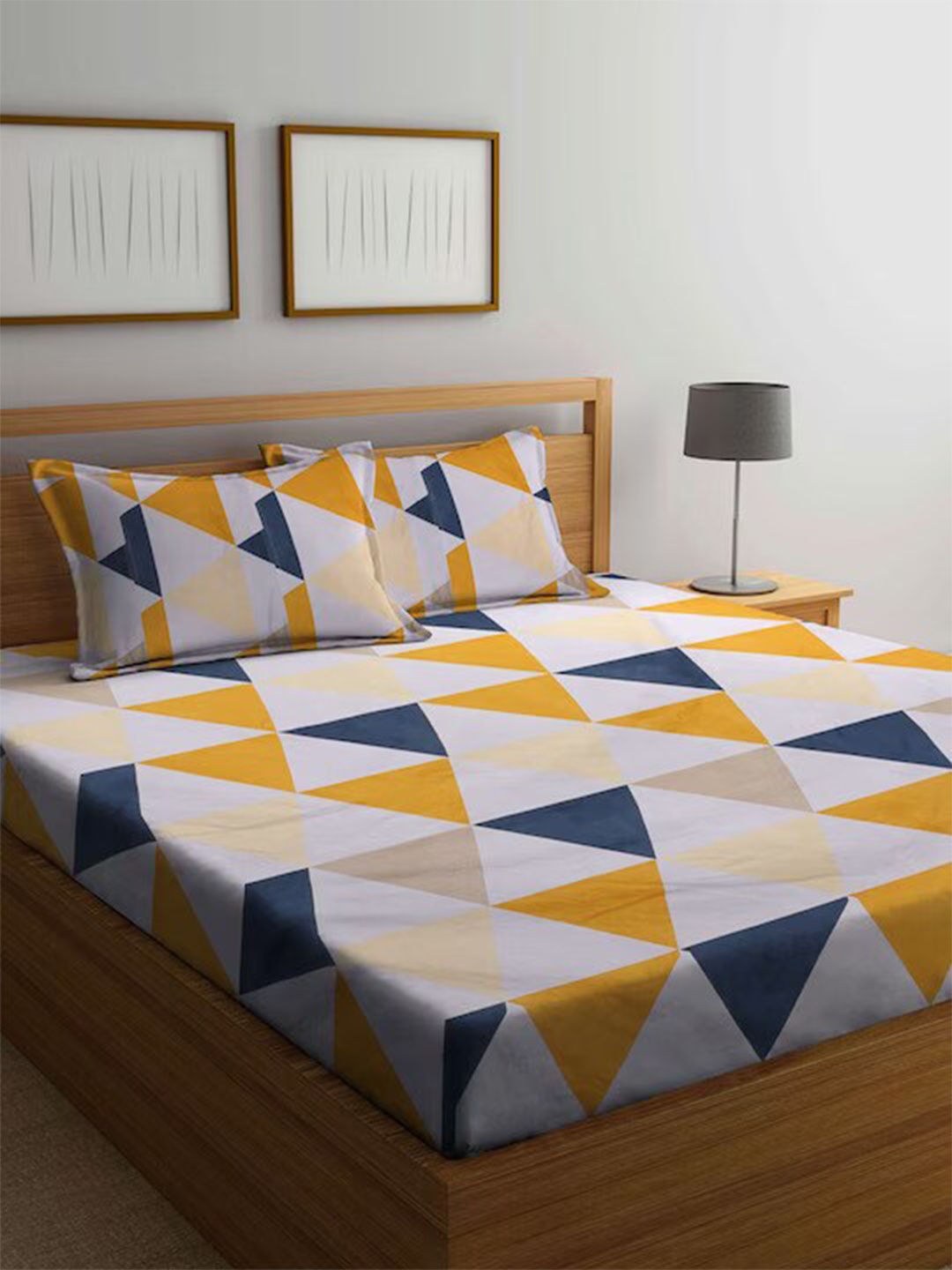 

DECOMIZER White & Blue Geometric 300 TC King Bedsheet With 2 Pillow Covers
