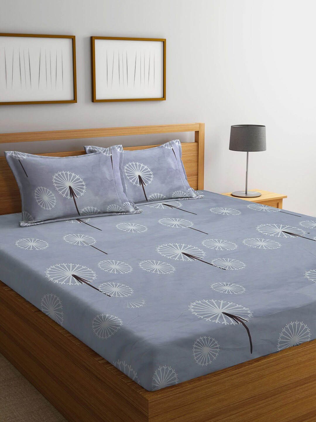 

DECOMIZER Grey & White Floral Polycotton 300 TC King Bedsheet With 2 Pillow Covers