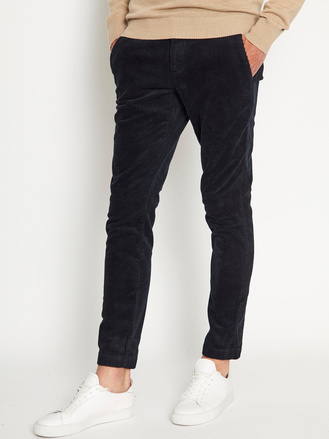 

Bruun & Stengade Men Self Design Mid-Rise Slim Fit Trousers, Navy blue