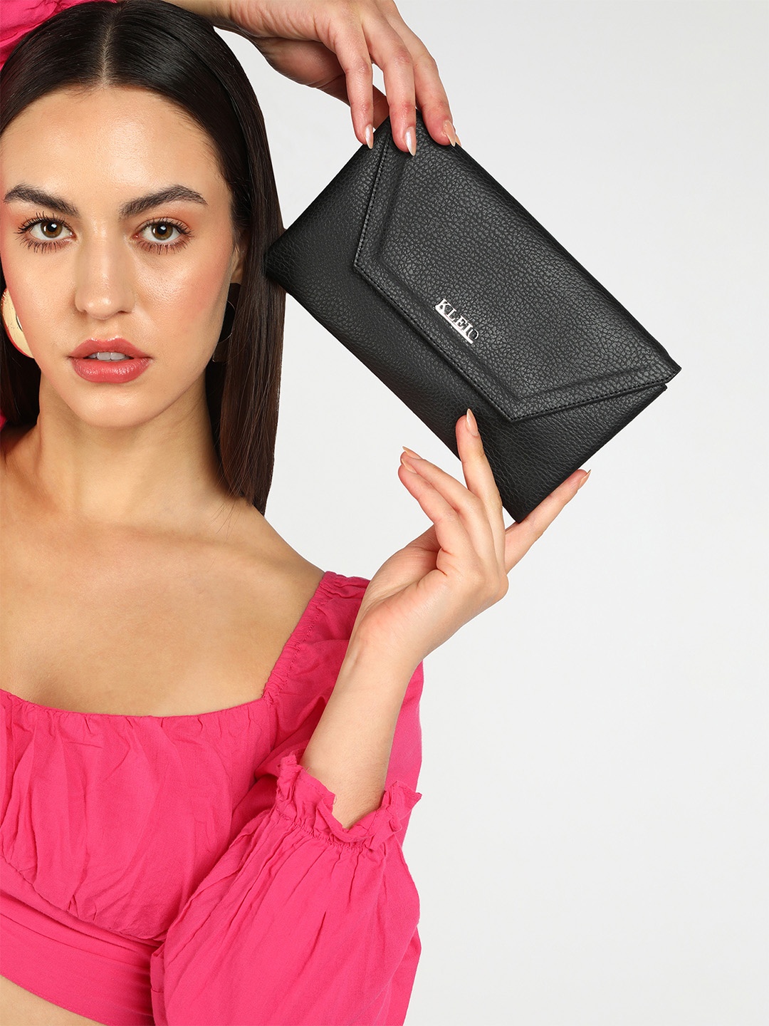 

KLEIO Water Resistent Structured Sling Bag, Black