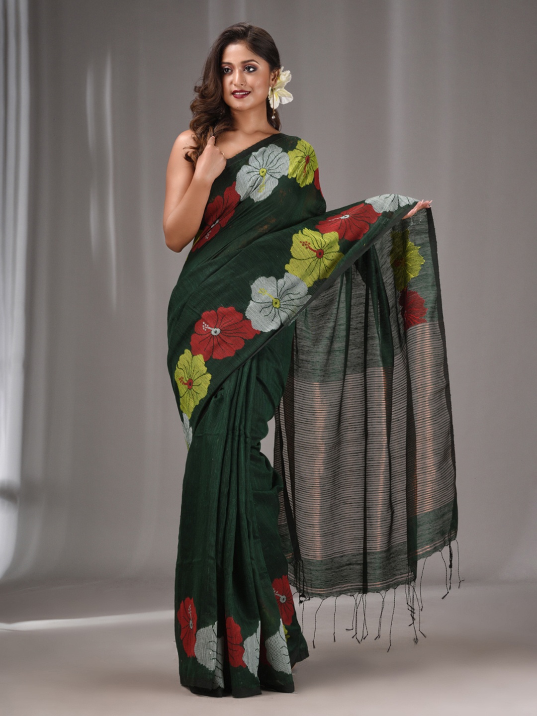 

Charukriti Floral Printed Zari Pure Silk Saree, Green