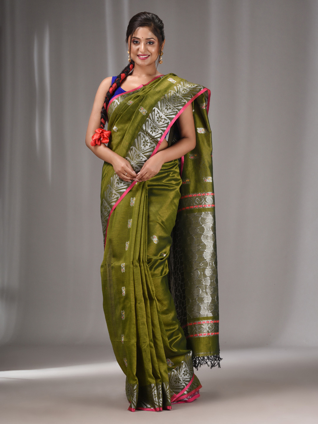 

Charukriti Ethnic Motifs Woven Design Zari Saree, Green