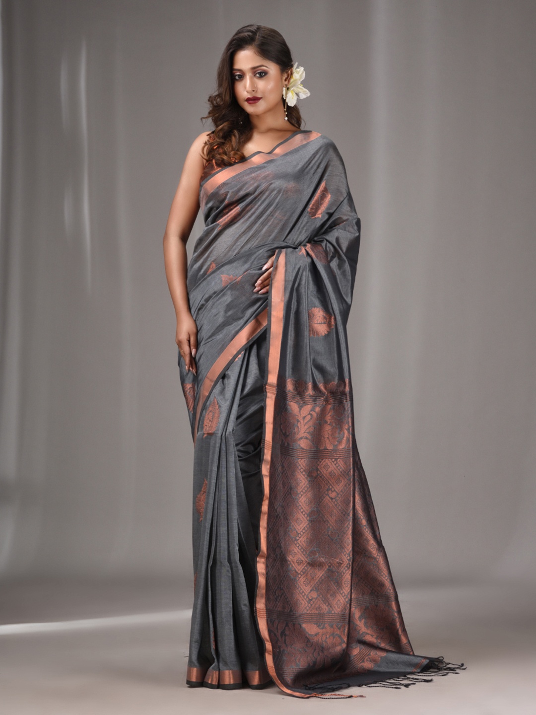 

Charukriti Ethnic Motifs Woven Design Zari Saree, Grey