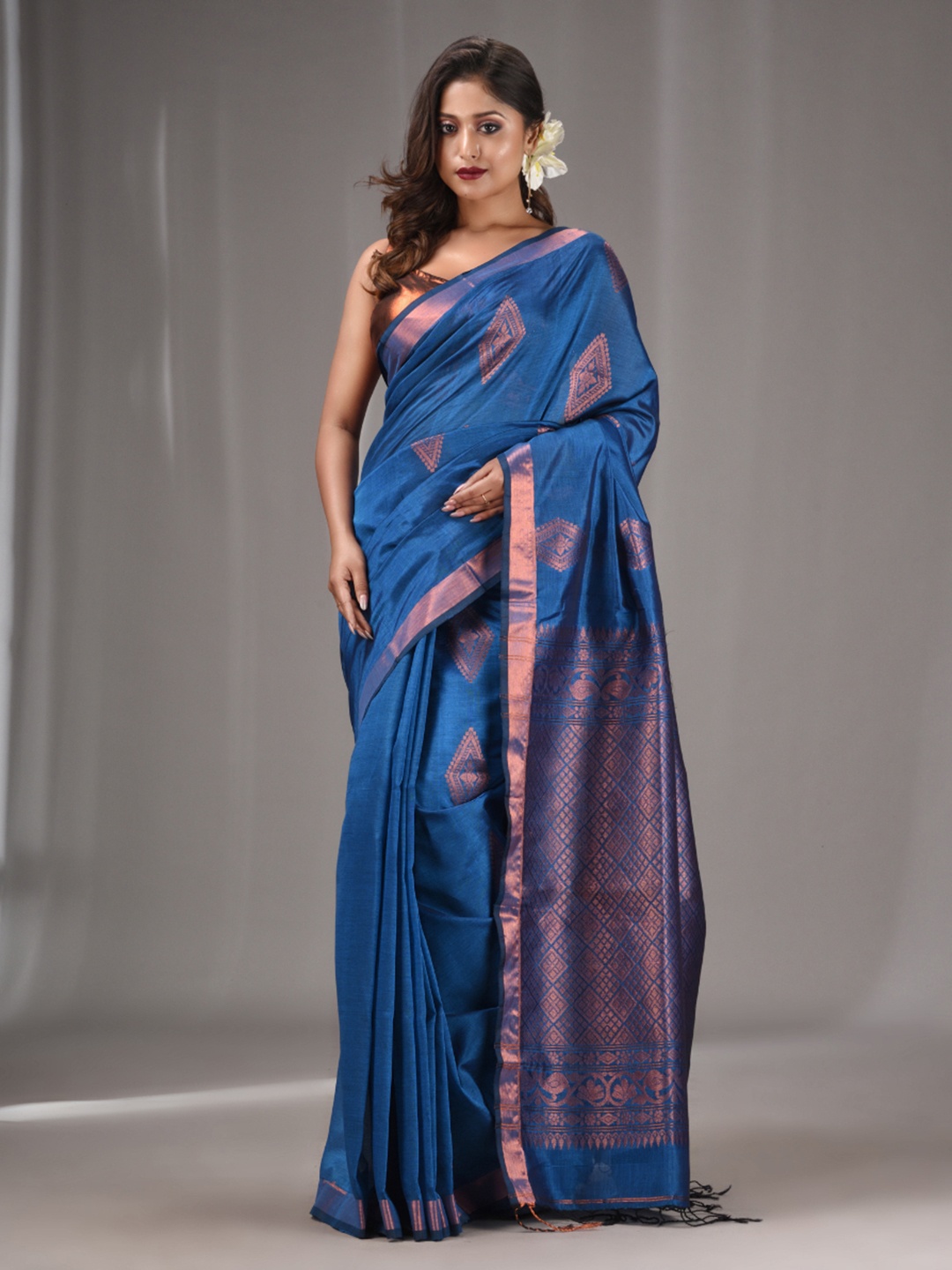 

Charukriti Ethnic Motif Woven Design Zari Saree, Blue