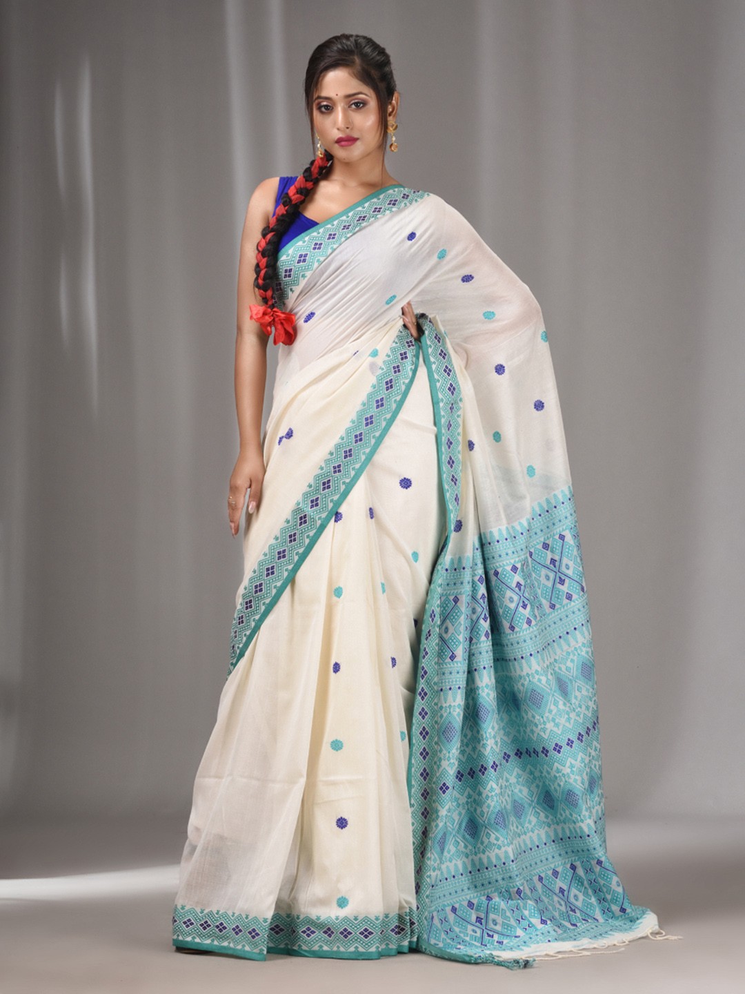 

Charukriti Ethnic Motifs Woven Design Pure Cotton Saree, White