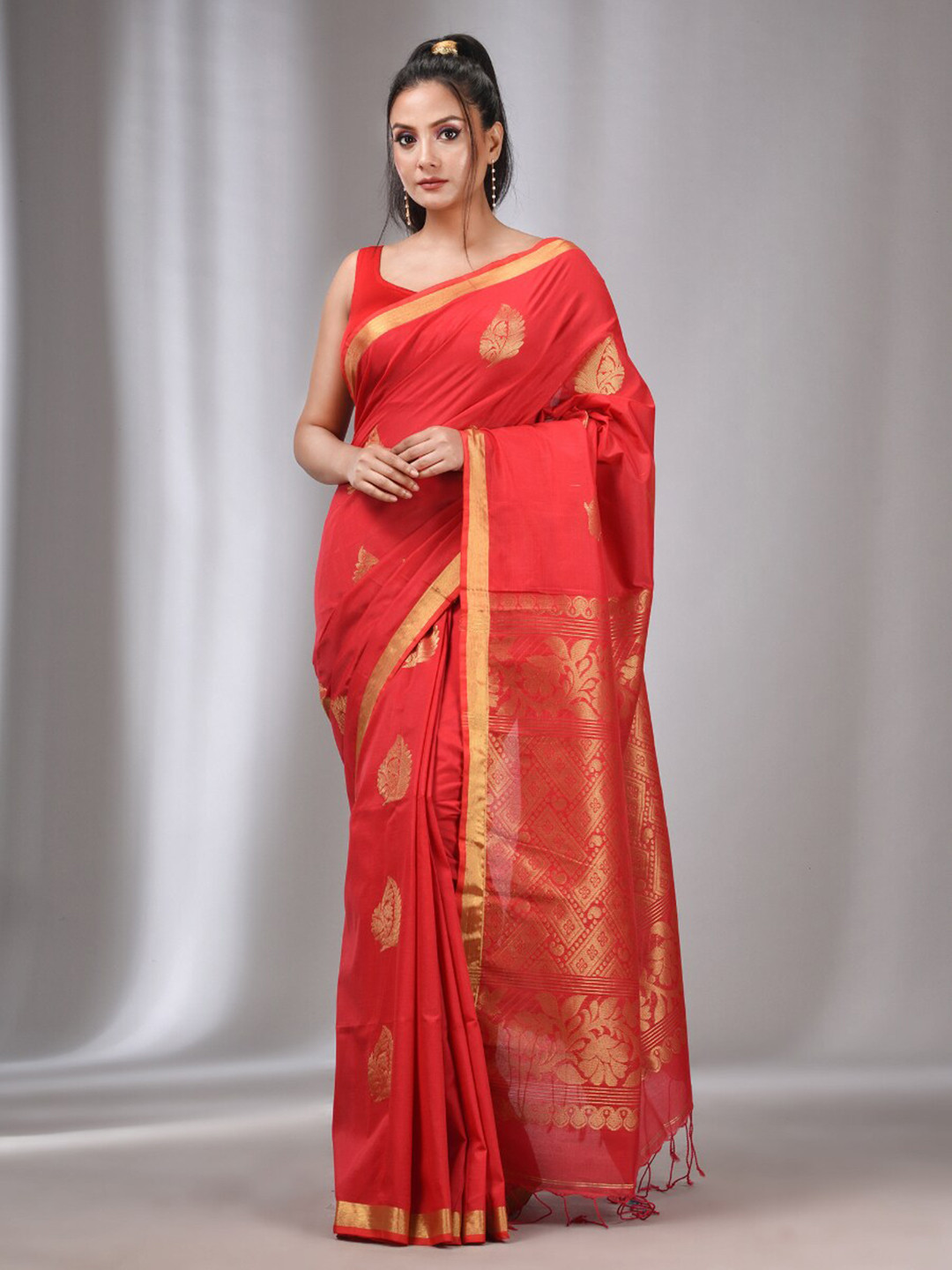 

Charukriti Ethnic Motifs Woven Design Zari Saree, Red