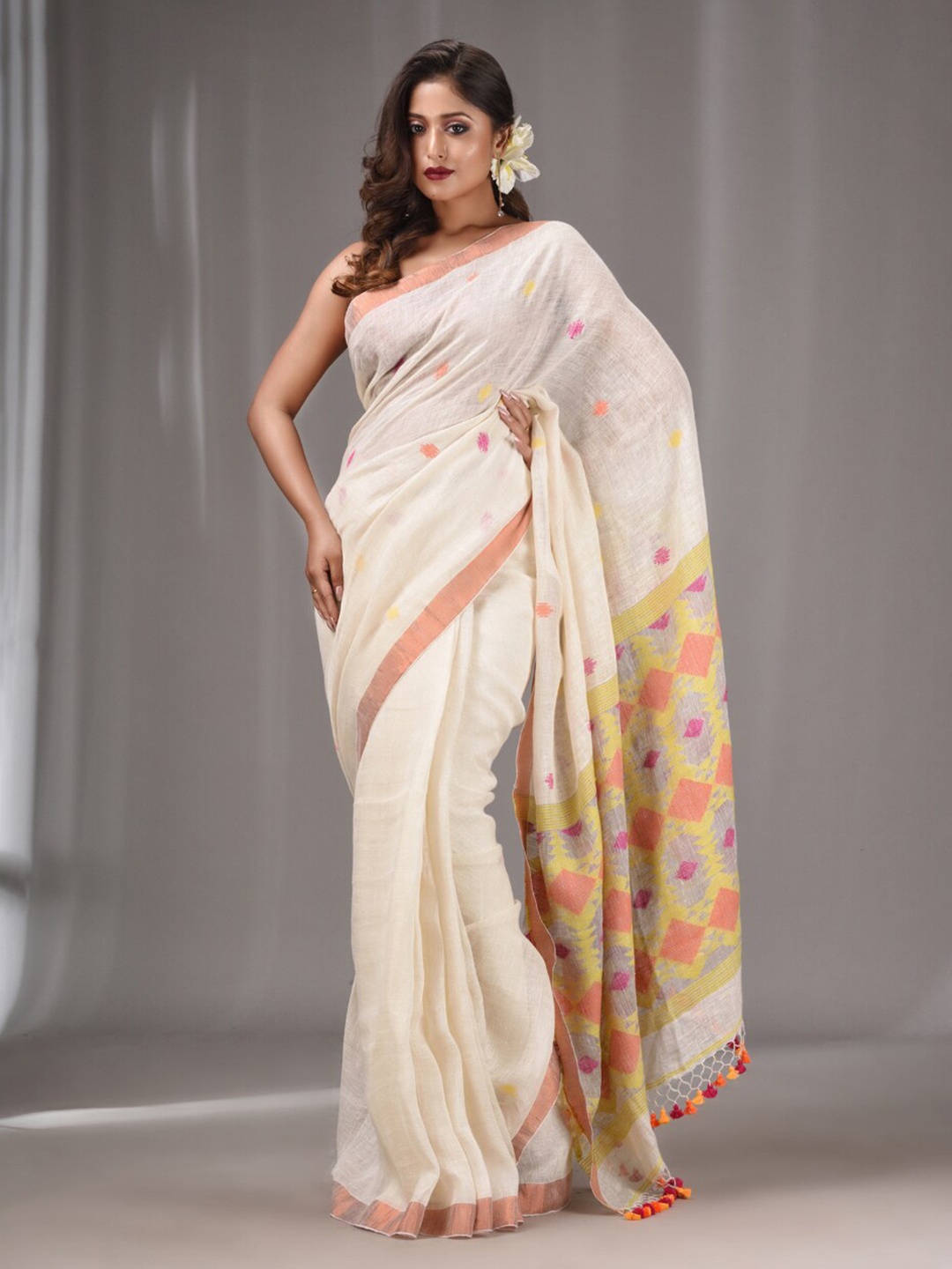 

Charukriti Geometric Woven Design Zari Pure Linen Saree, White