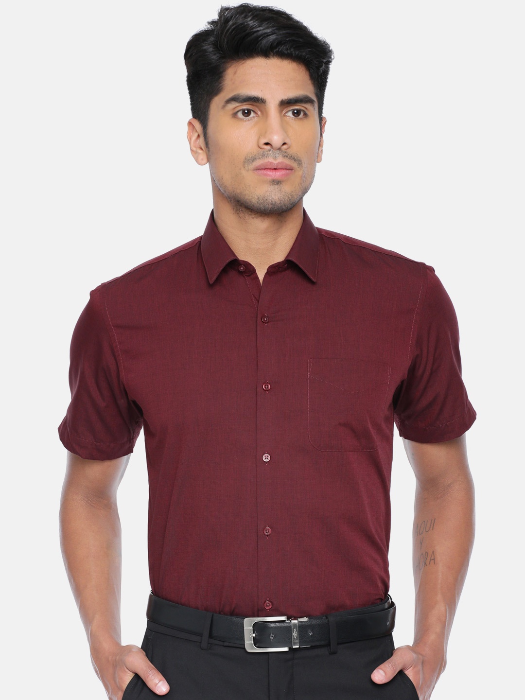 

Peter England Men Maroon Nuvo Regular Fit Solid Formal Shirt