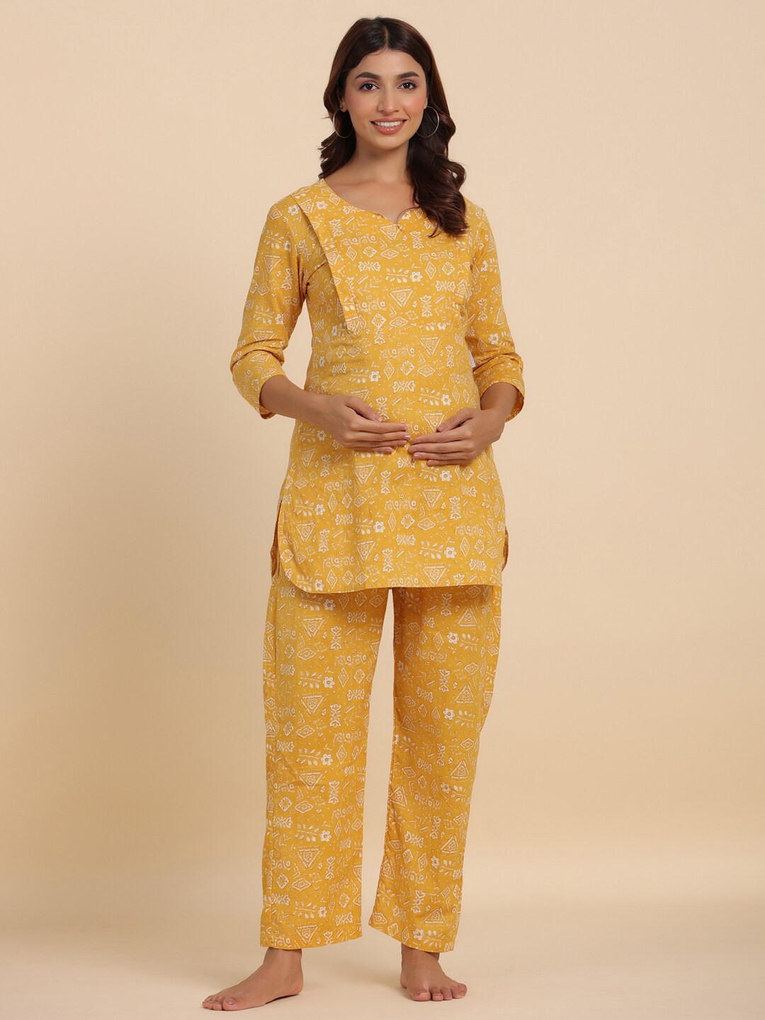 

CRAFIQA Conversational Printed Pure Cotton Maternity & Nursing Night Suit, Yellow