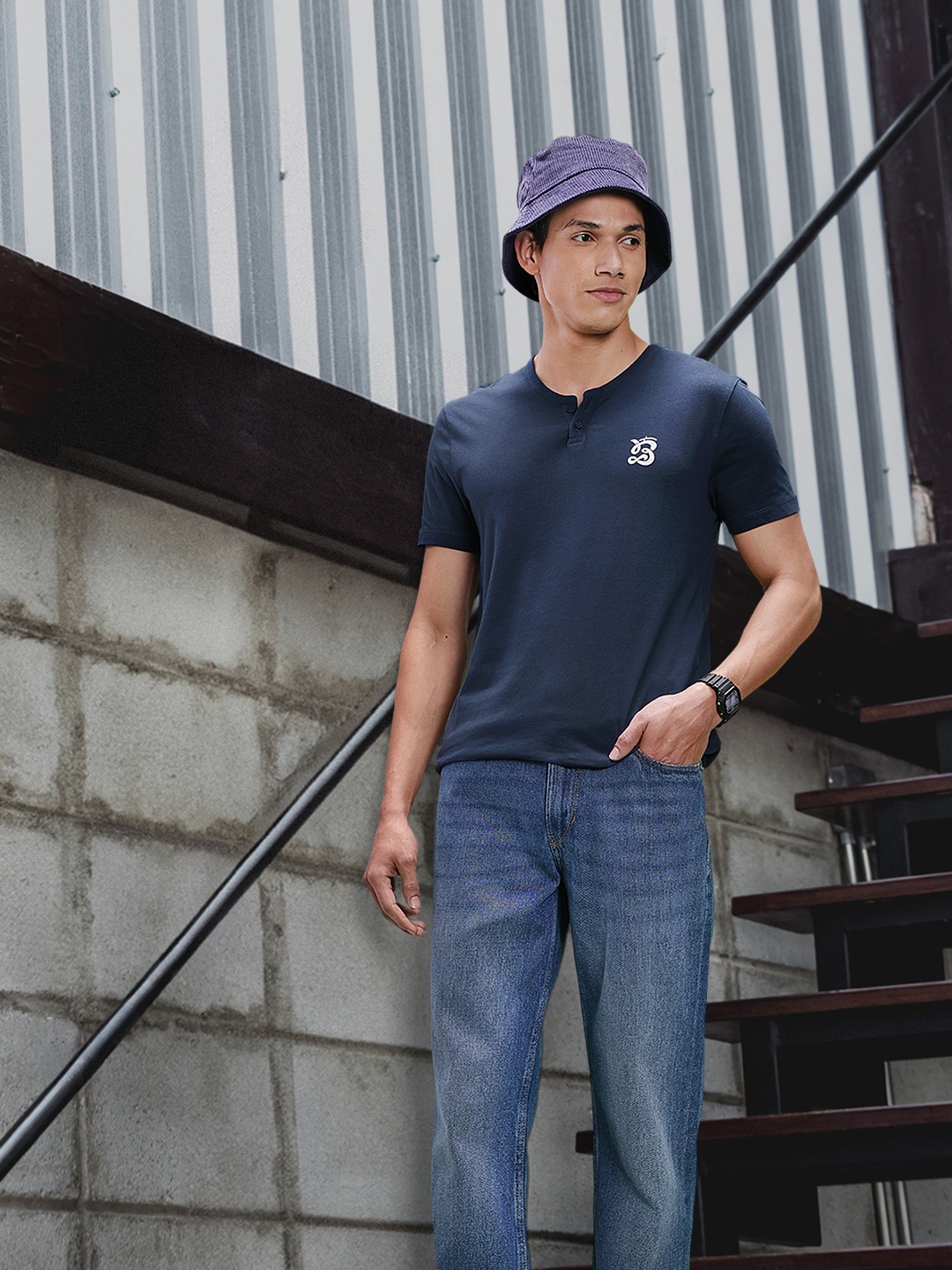 

Being Human Pure Cotton Solid Casual T-shirt, Navy blue