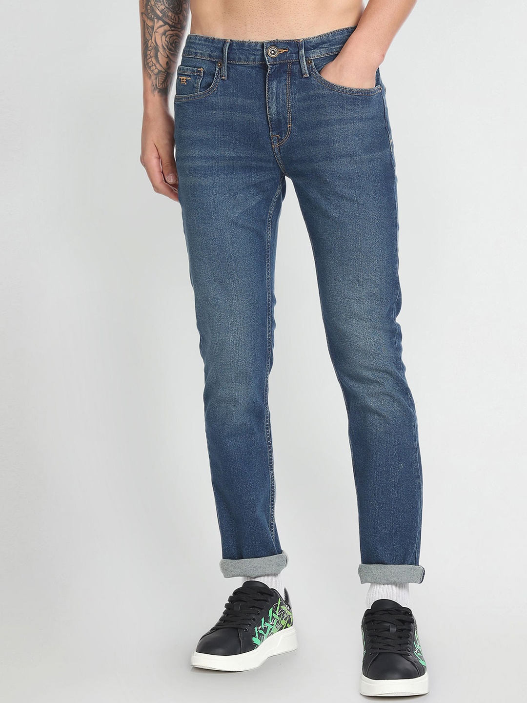 

Flying Machine Men Slim Fit Mid-Rise Light Fade Cotton Stretchable Jeans, Blue