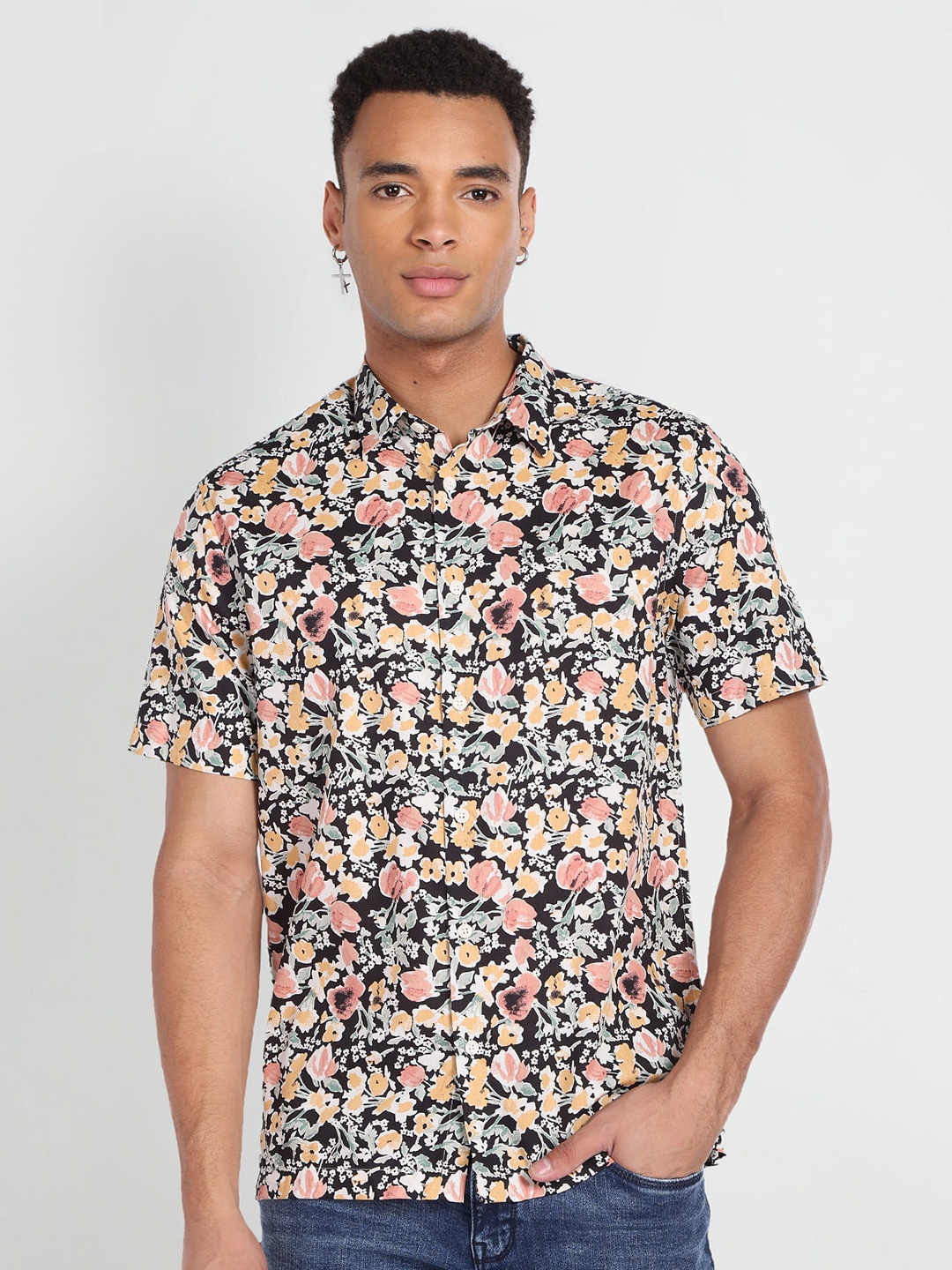 

Flying Machine Men Floral Printed Casual Shirt, Black