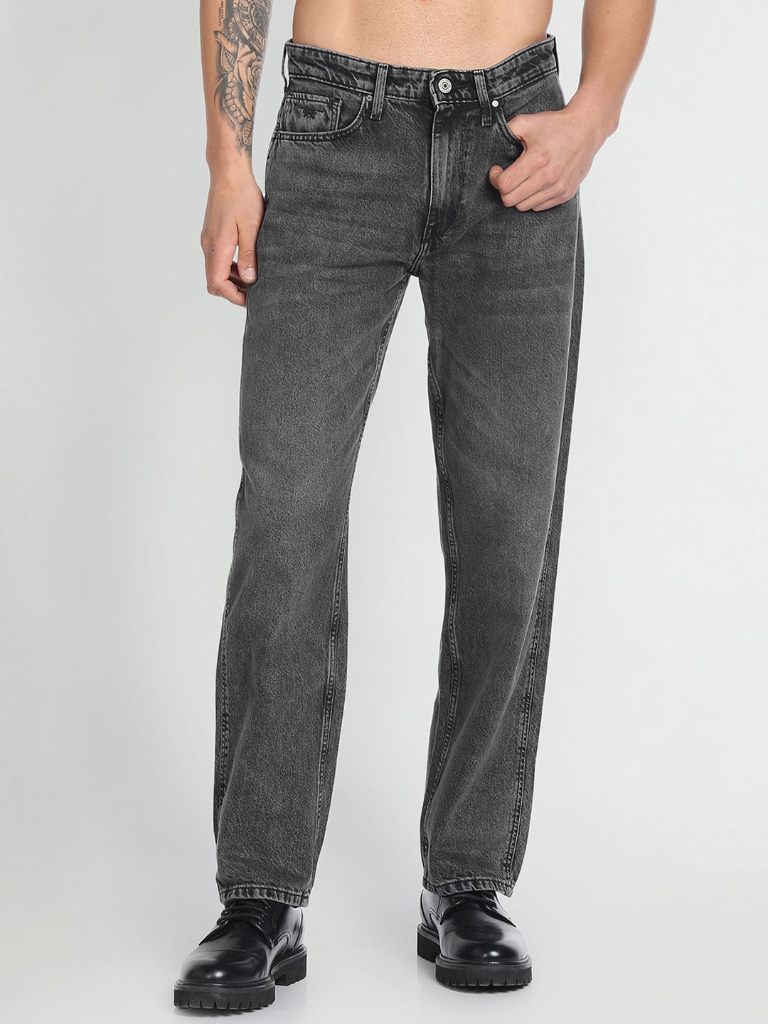 

Flying Machine Men Loose Fit Clean Look Heavy Fade Cotton Jeans, Black