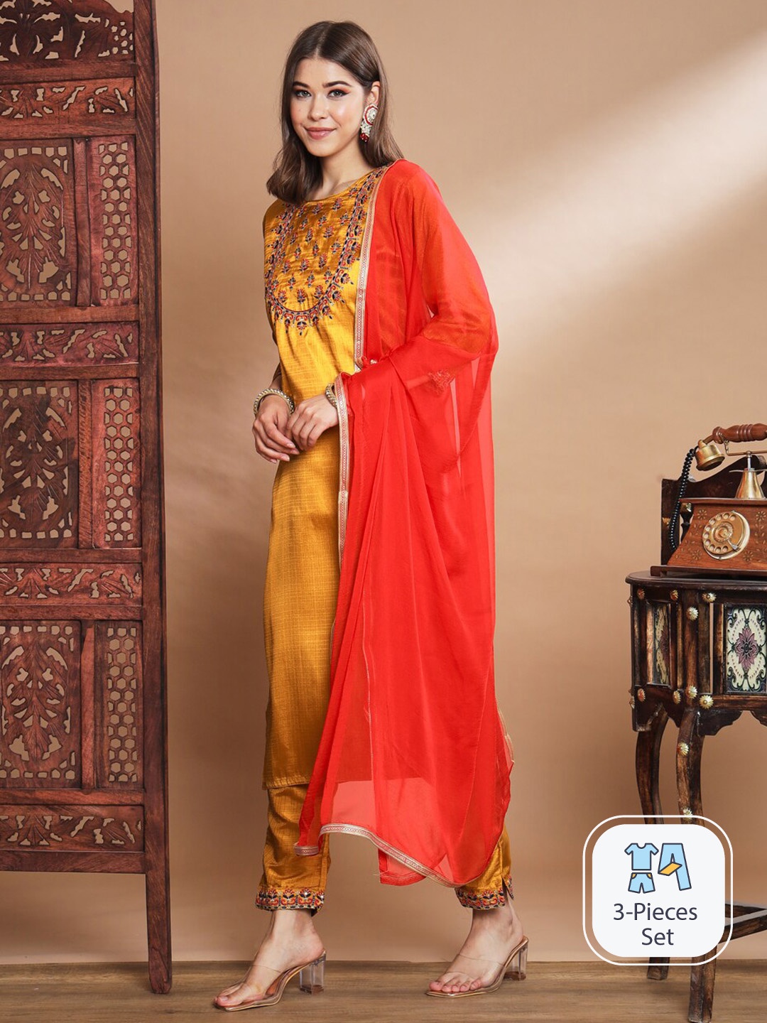 

PPTOSS Floral Embroidered Regular Thread Work Kurta With Trousers & Dupatta, Yellow