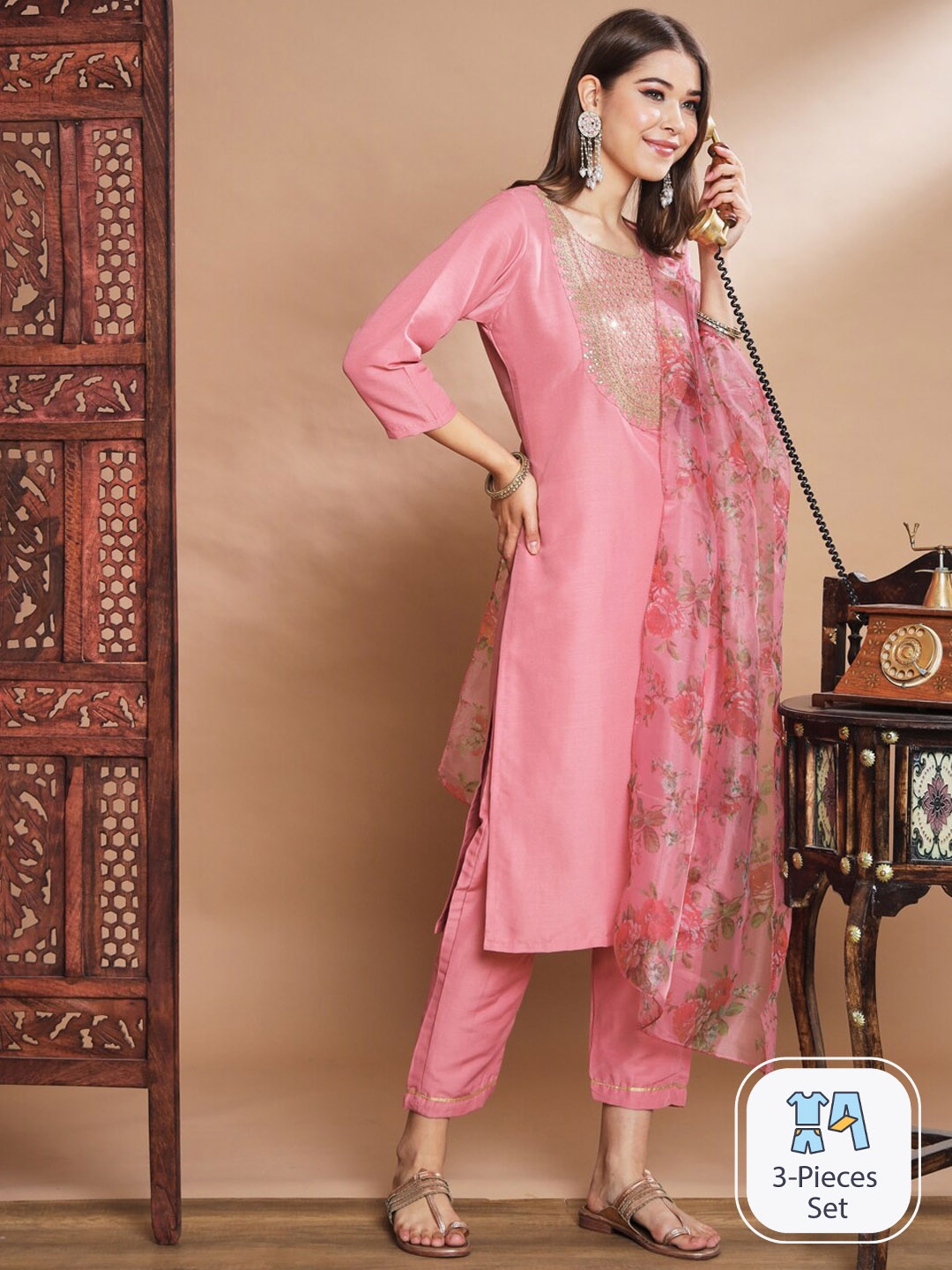 

PPTOSS Floral Embroidered Thread Work Kurta With Trousers & Dupatta, Pink