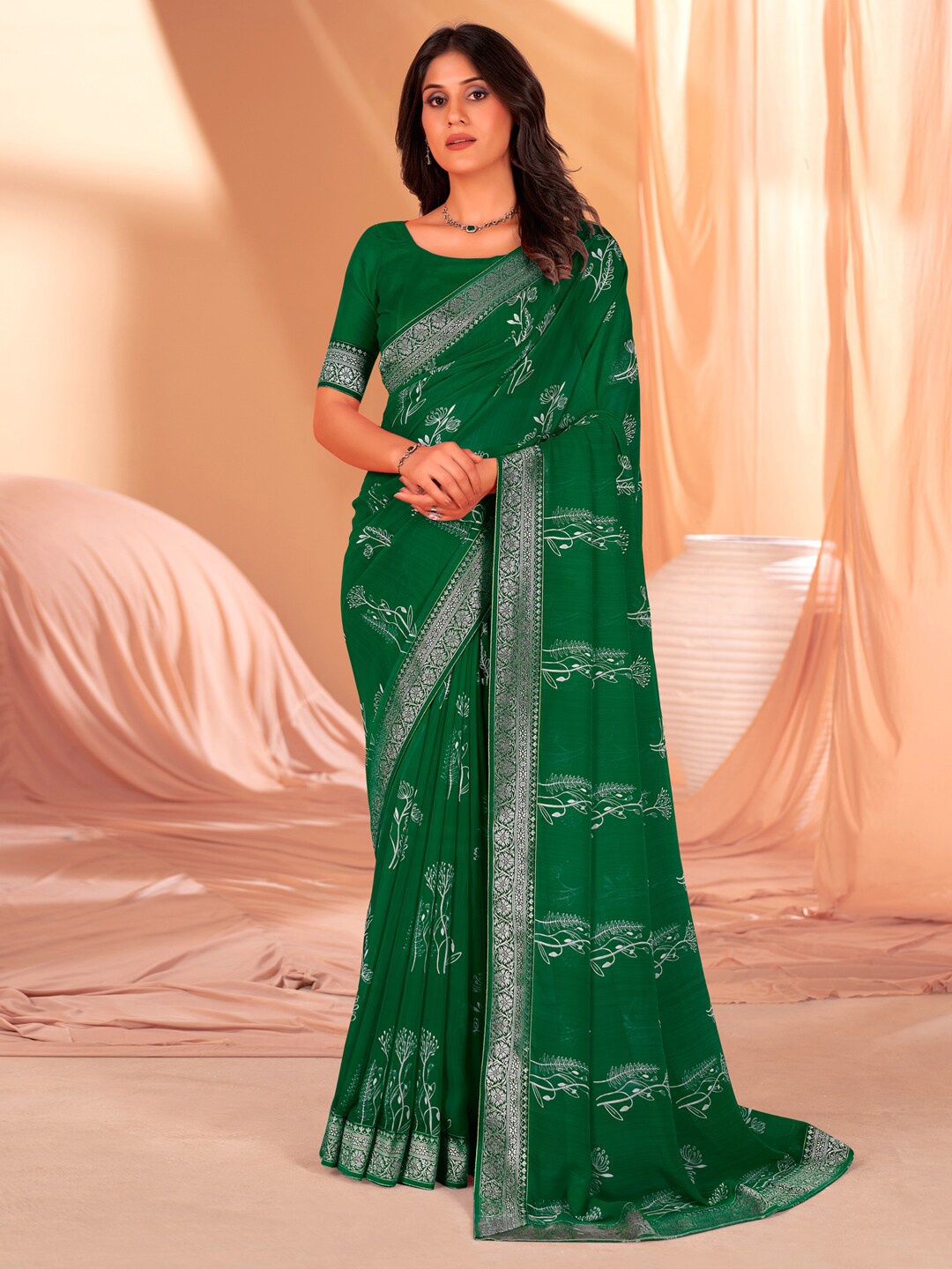 

Anouk Floral Zari Pure Georgette Saree, Green