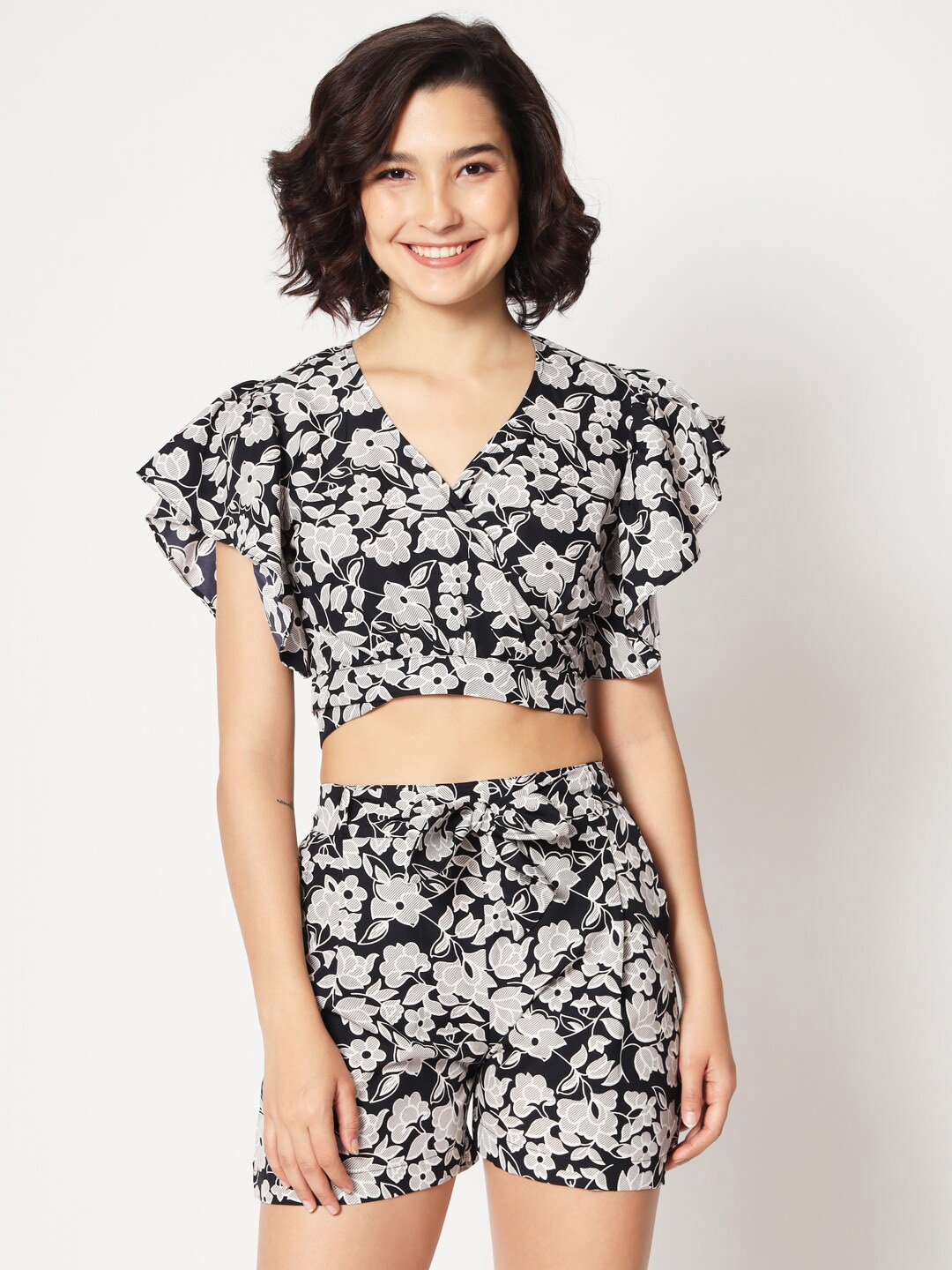 

all about you Floral Printed Crop Top & Short, Black