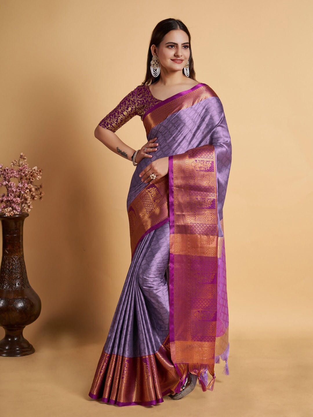 

DWINI Geometric Woven Design Zari Dharmavaram Saree, Lavender