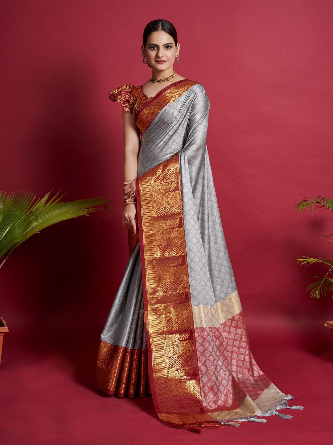 

DWINI Ethnic Motifs Woven Design Zari Dharmavaram Saree, Grey