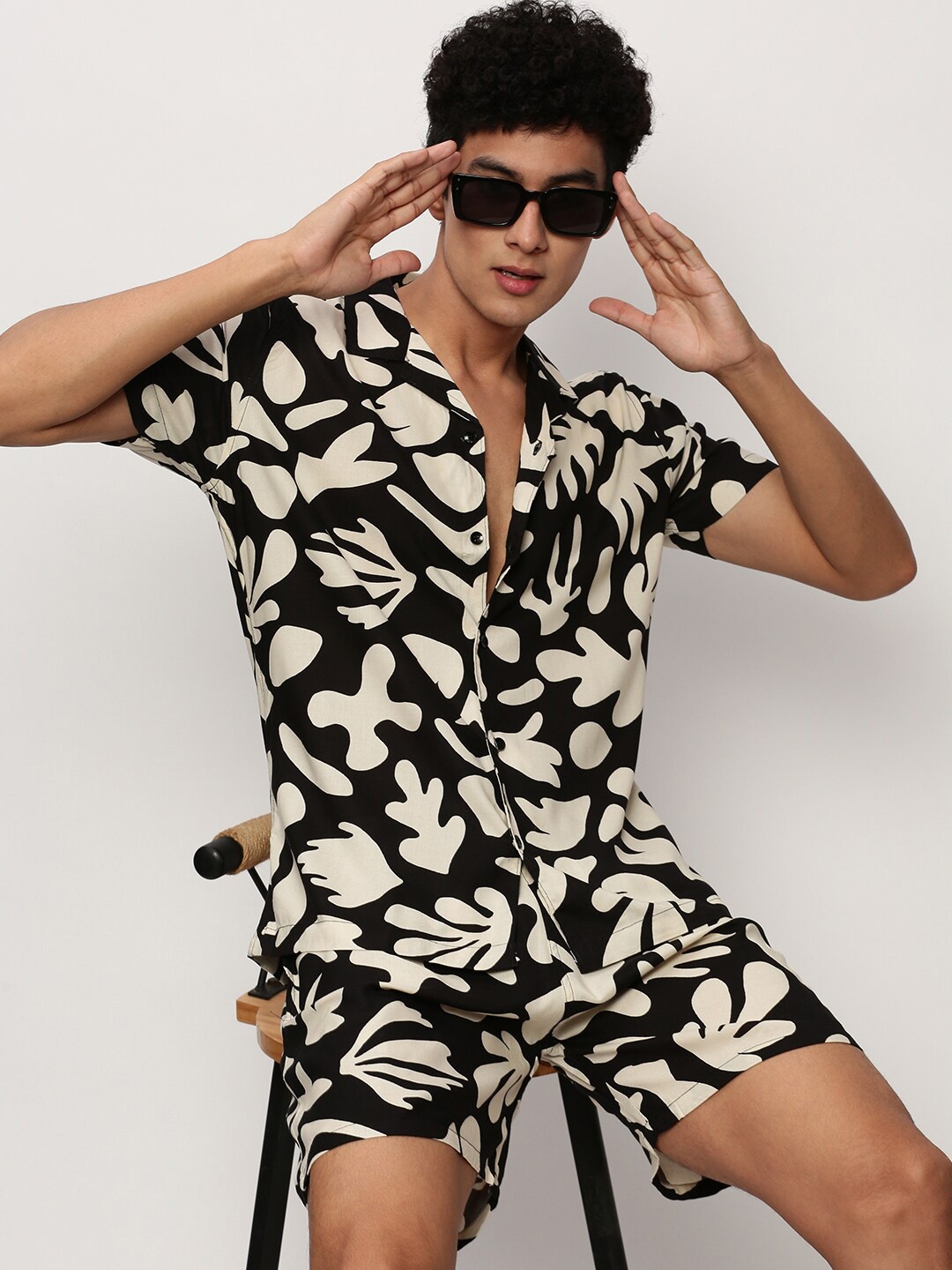 

SHOWOFF Floral Printed Shirt And Shorts, Black