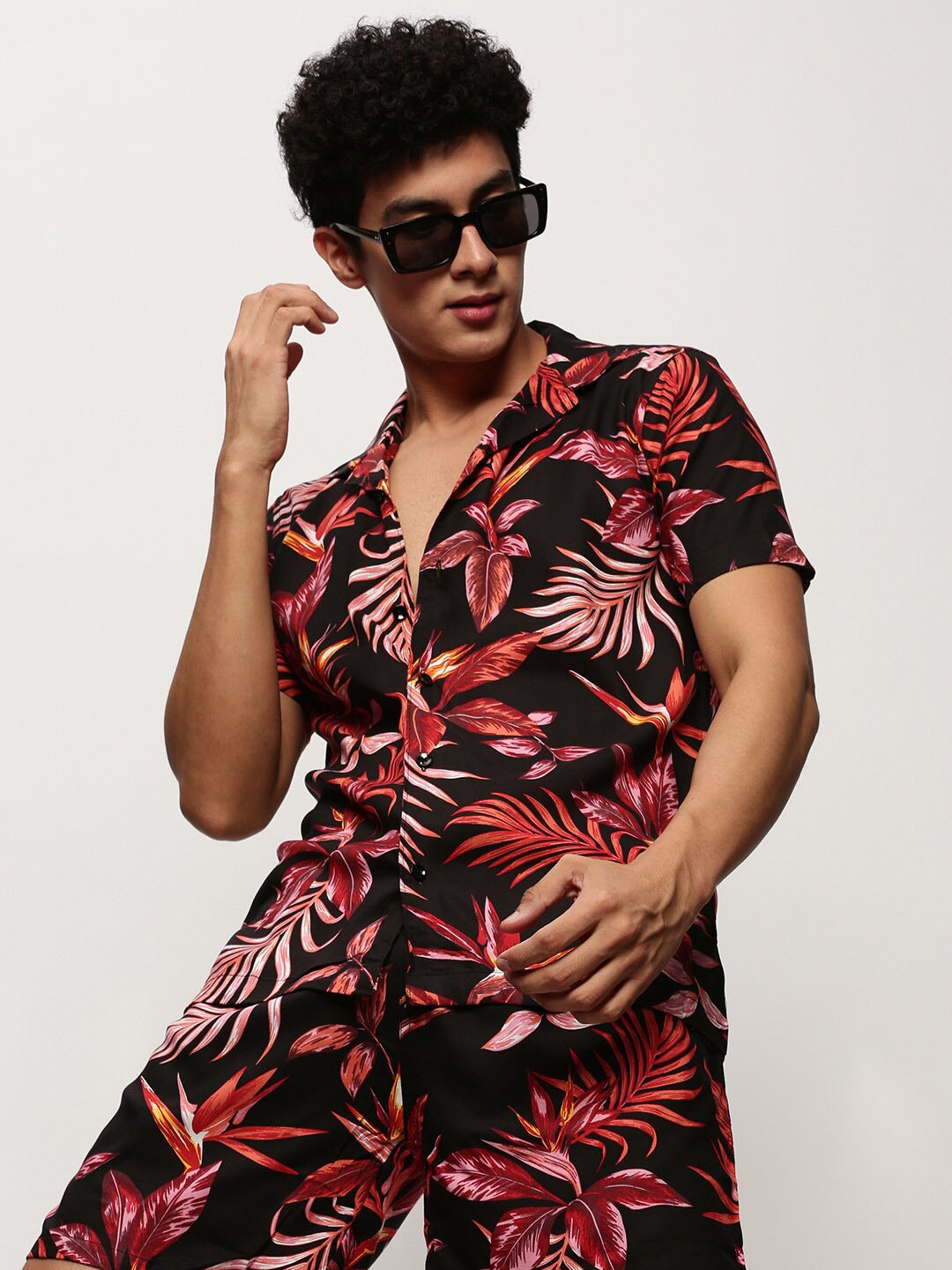 

SHOWOFF Floral Printed Shirt And Shorts, Black