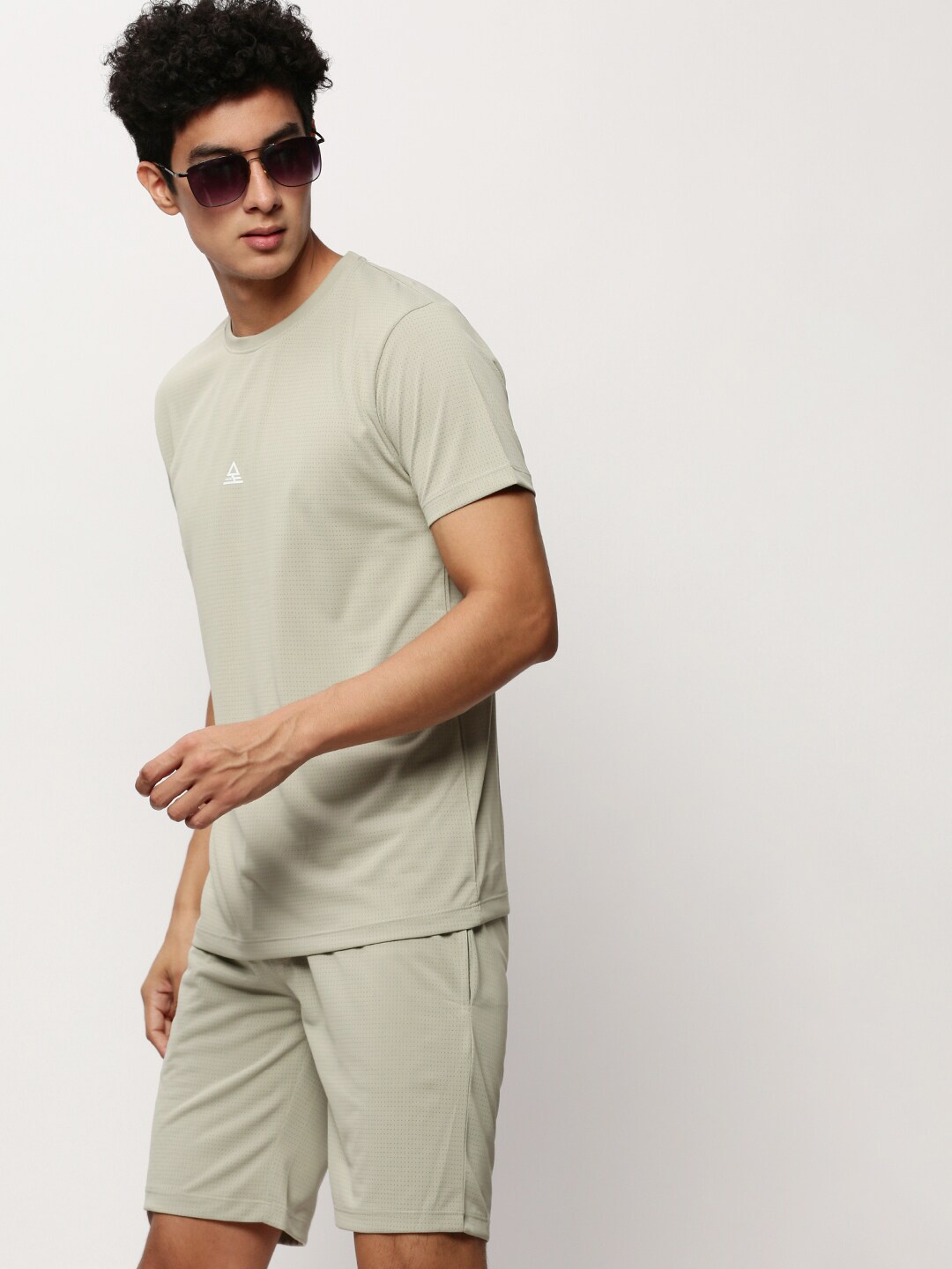 

SHOWOFF Self Design Round Neck T-Shirt & Shorts, Olive