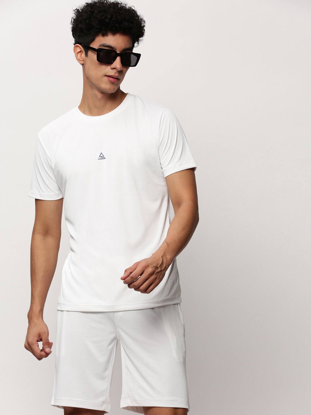 

SHOWOFF Men Self Design T-Shirt & Shorts Co-Ords, White