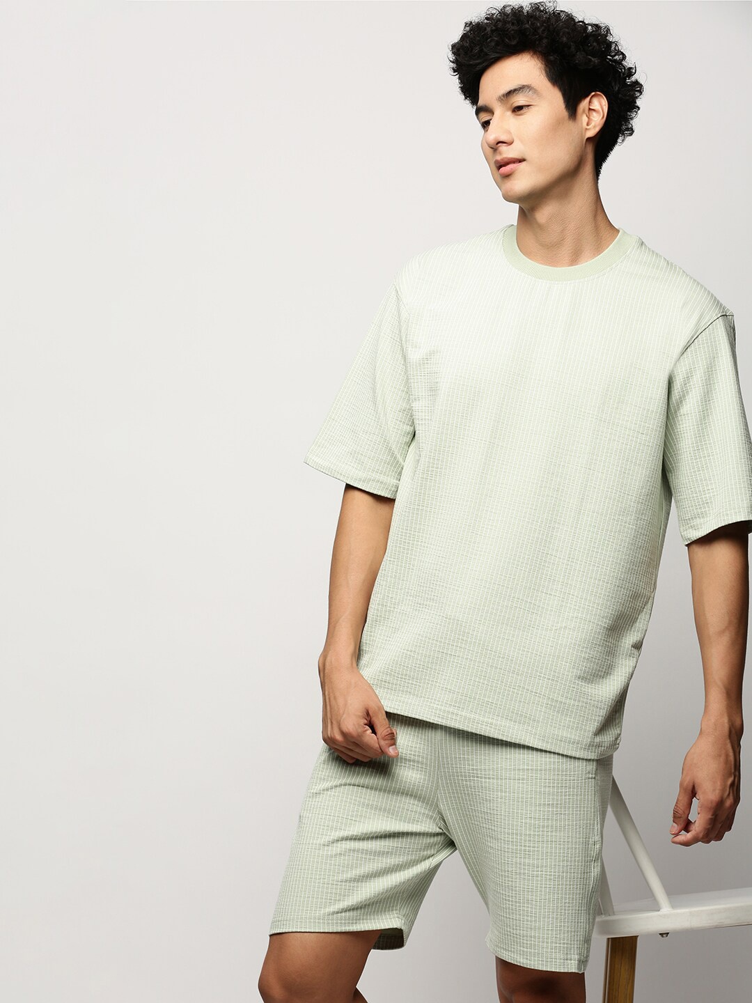 

SHOWOFF Men Striped T-Shirt & Shorts Co-Ords, Sea green