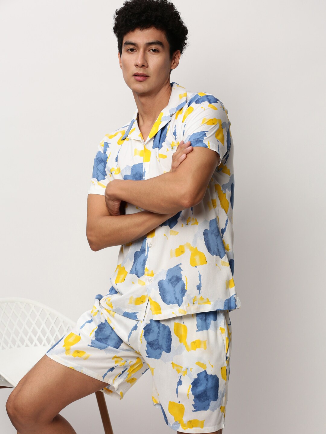 

SHOWOFF Men Printed Shirt With Shorts Set, White