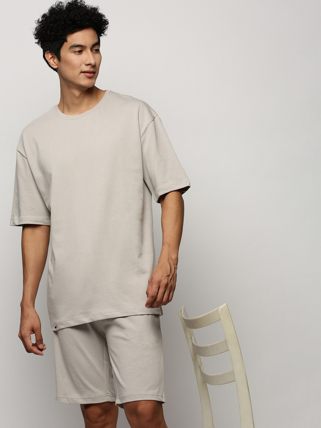 

SHOWOFF Men Round Neck T-Shirt & Shorts Co-Ords, Grey