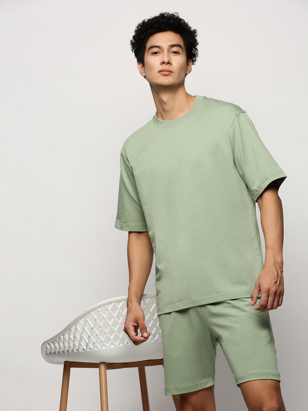 

SHOWOFF Round Neck T-Shirt & Shorts, Green