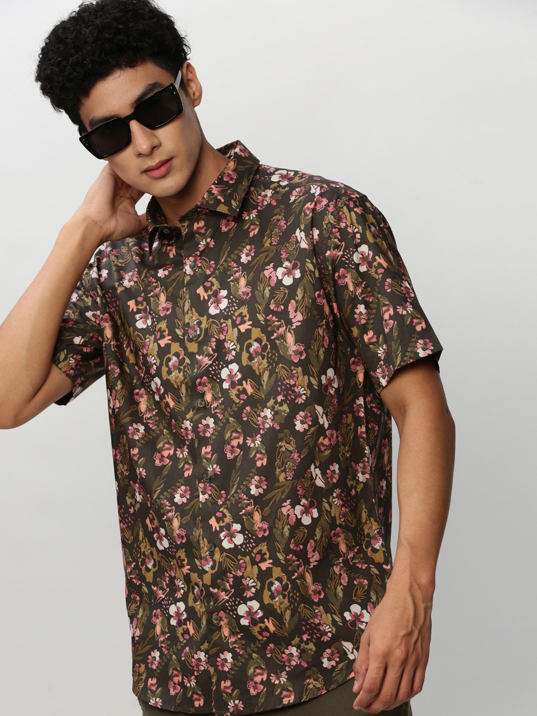 

SHOWOFF Standard Slim Fit Floral Printed Cotton Casual Shirt, Olive