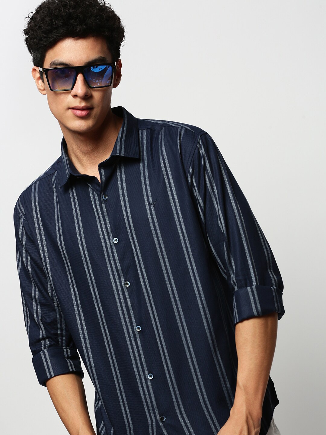 

SHOWOFF Premium Slim Fit Striped Cotton Casual Shirt, Navy blue