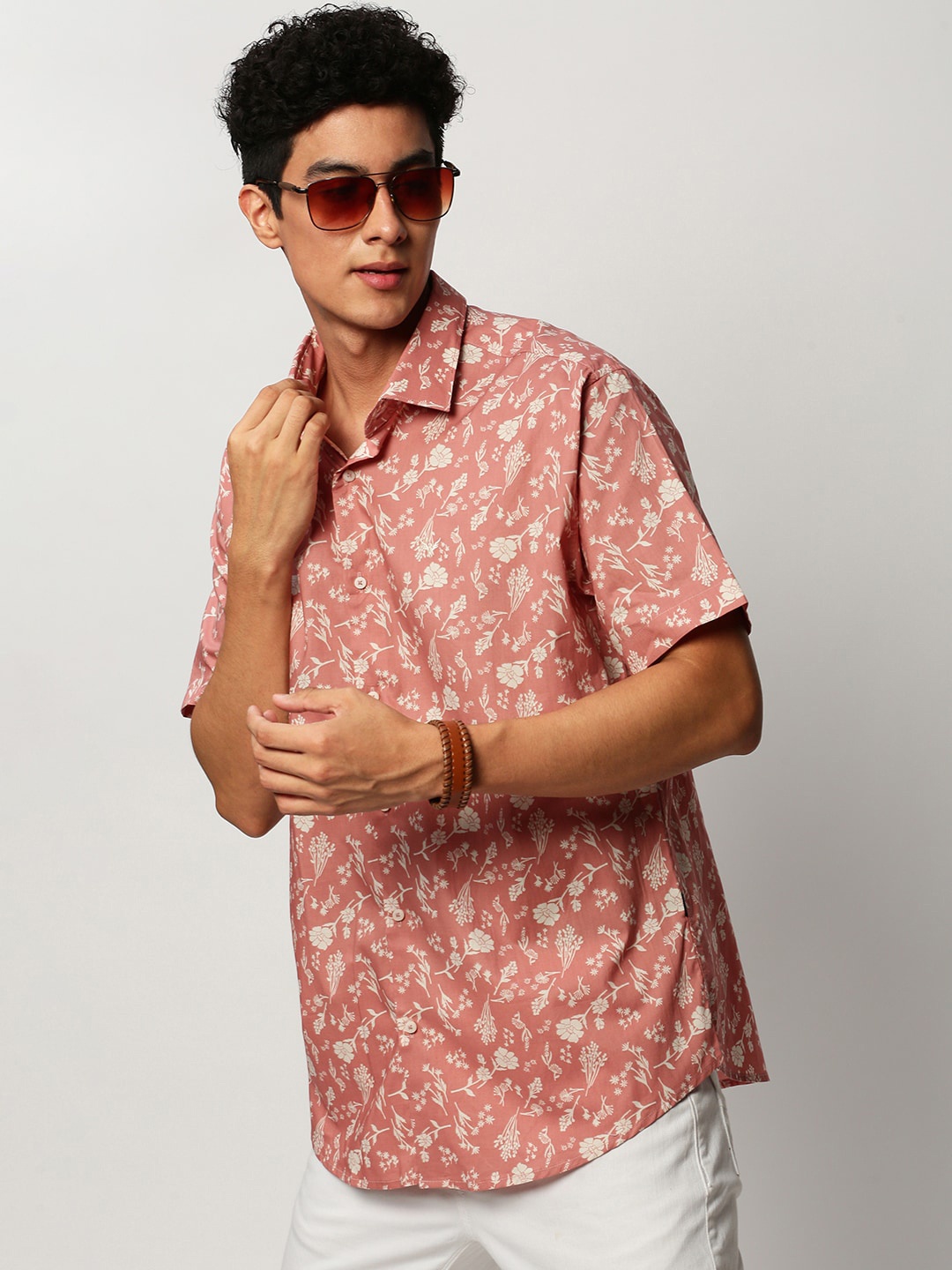 

SHOWOFF Floral Printed Cotton Standard Slim Fit Opaque Casual Shirt, Peach
