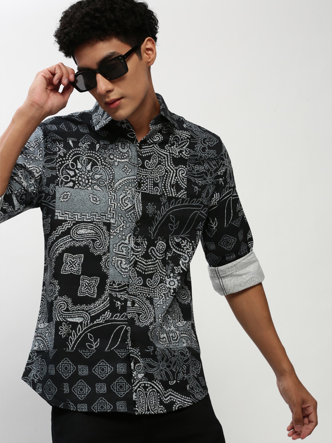 

SHOWOFF Smart Slim Fit Ethnic Motifs Printed Twill Cotton Casual Shirt, Black