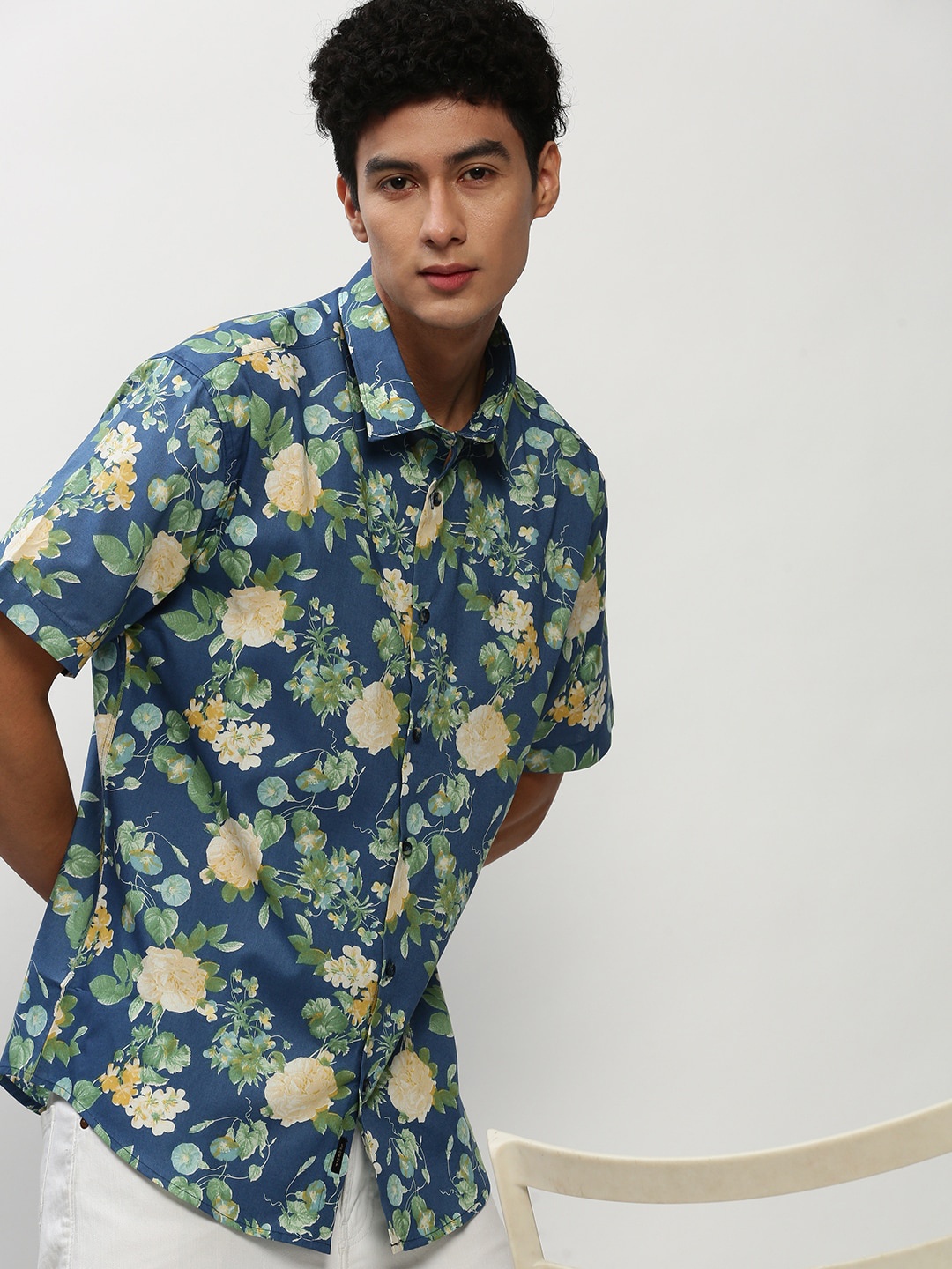 

SHOWOFF Standard Floral Printed Cotton Slim Fit Casual Shirt, Blue