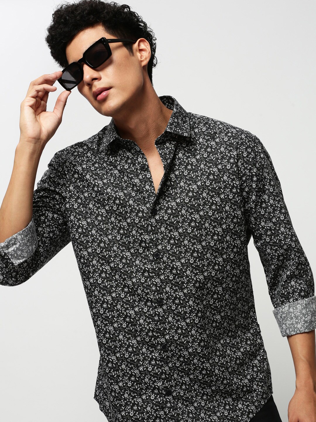 

SHOWOFF Standard Slim Fit Floral Opaque Printed Cotton Casual Shirt, Black