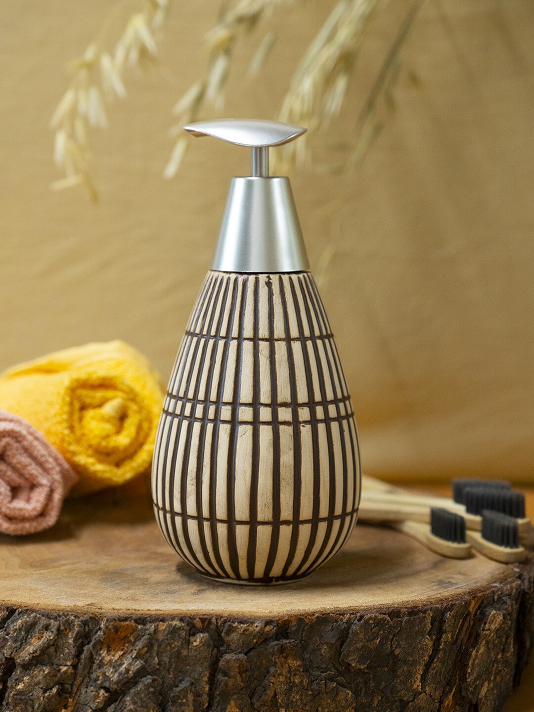 

MARKET99 Brown Textured Ceramic Soap Dispenser